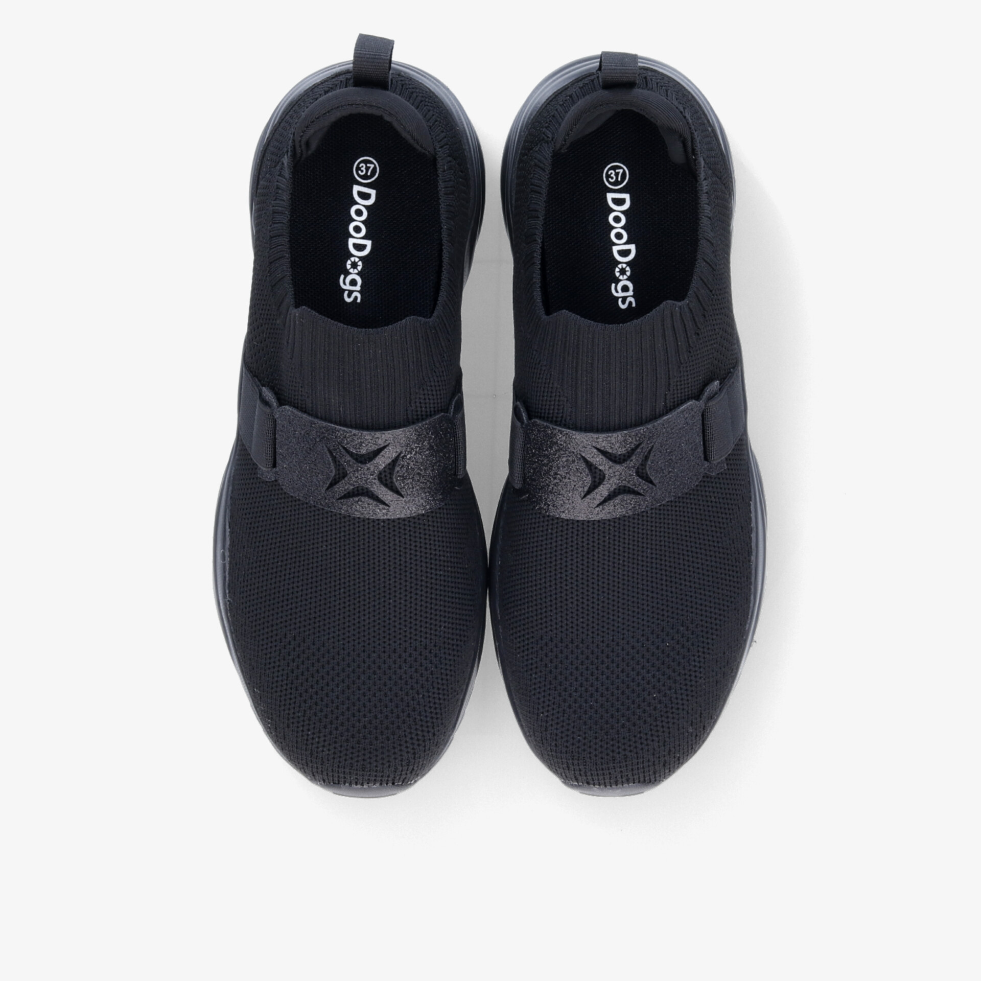 Schwarze Slip-On Schuhe im Paar von oben, atmungsaktiv, bequem und leicht mit elastischem Bund für flexiblen Halt