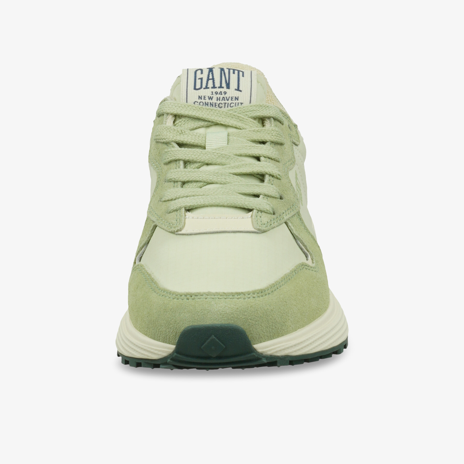 Sportlicher grüner Sneaker mit Schnürsenkeln und robustem Design, Frontansicht zeigt klare und moderne Optik