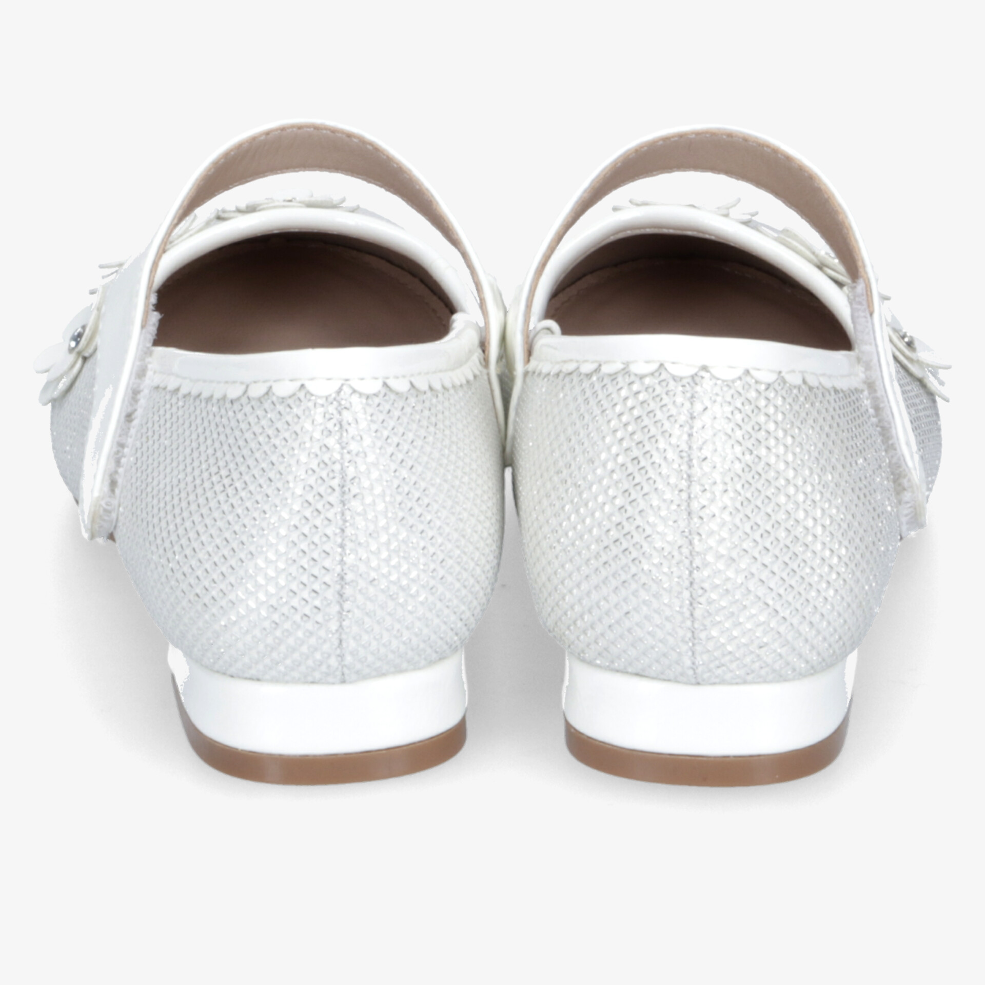 weiße flache Schuhe mit dekorativem Riemen und weichem Material, bequem und elegant, Rückansicht