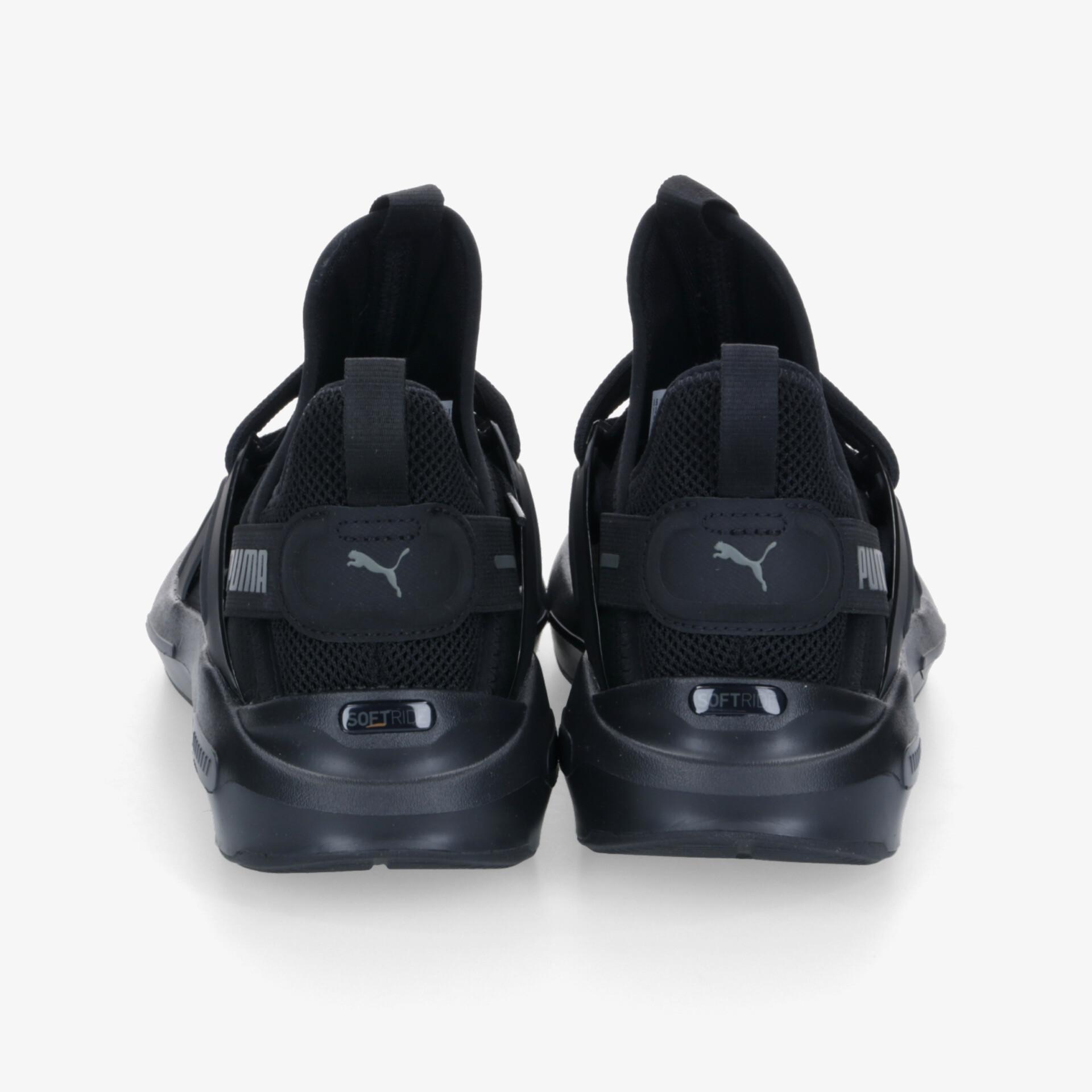 Schwarze Puma Sportschuhe in robuster Verarbeitung mit bequemer Passform und rutschfester Sohle, Rückansicht