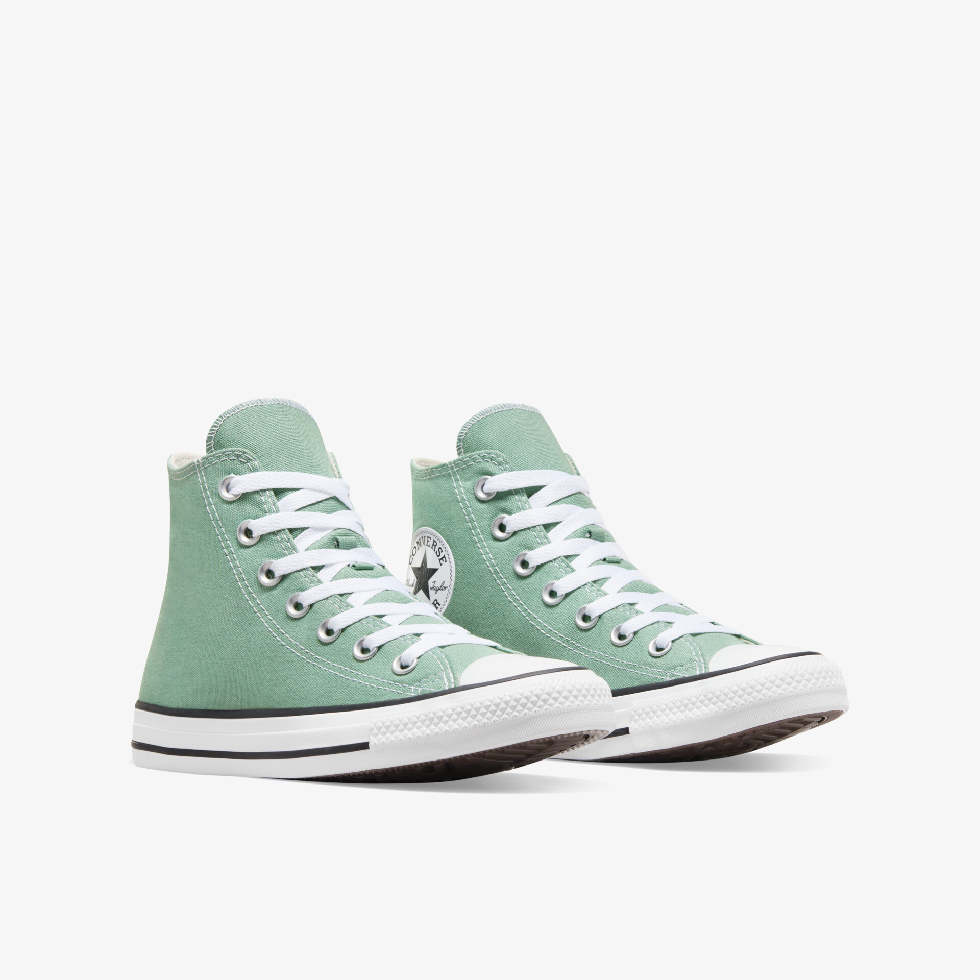 Mintgrüne stylische Sneaker als Paar, bequem und robust mit klassischer Schnürung für vielseitigen Einsatz
