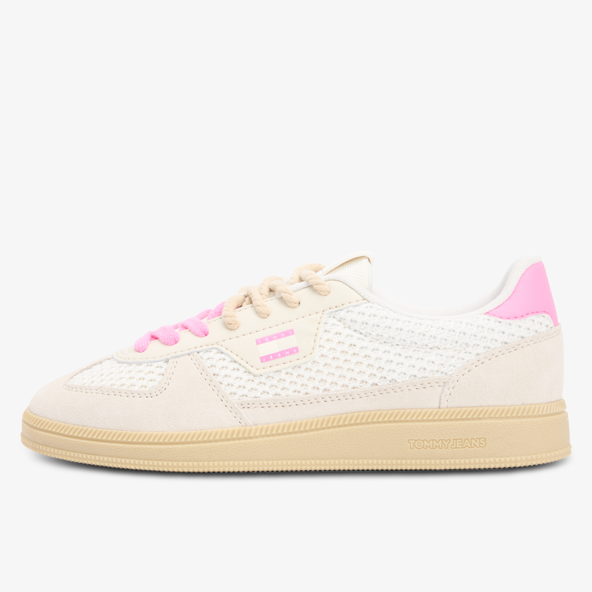 leichter Sneaker mit atmungsaktivem Mesh und gepolsterter Sohle in modischem Design seitliche Ansicht