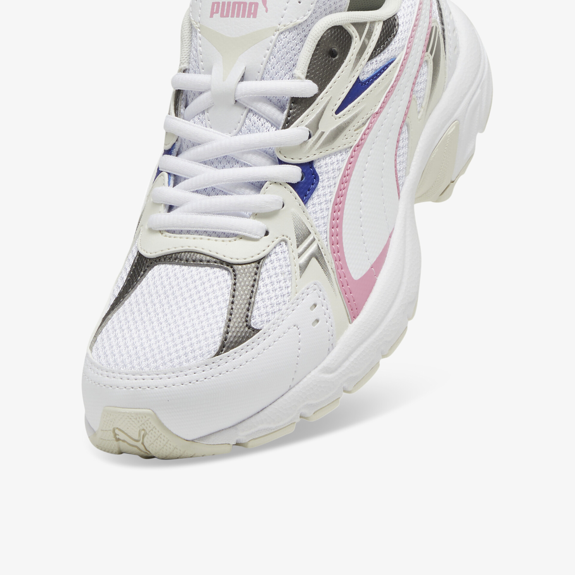 Moderner sportlicher Schuh mit atmungsaktivem Obermaterial und robuster, flexibler Sohle für optimalen Komfort