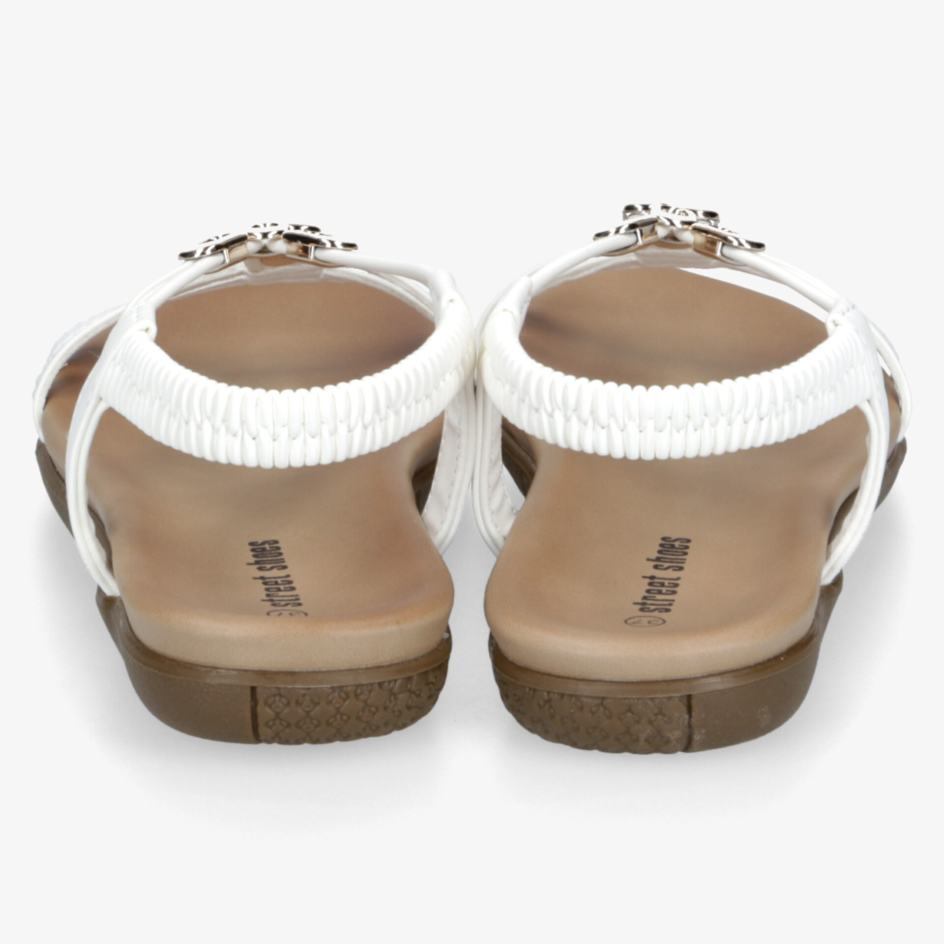 Rückansicht von weißen Sandalen mit verstellbarem Riemen und gepolsterter Innensohle für hohen Tragekomfort