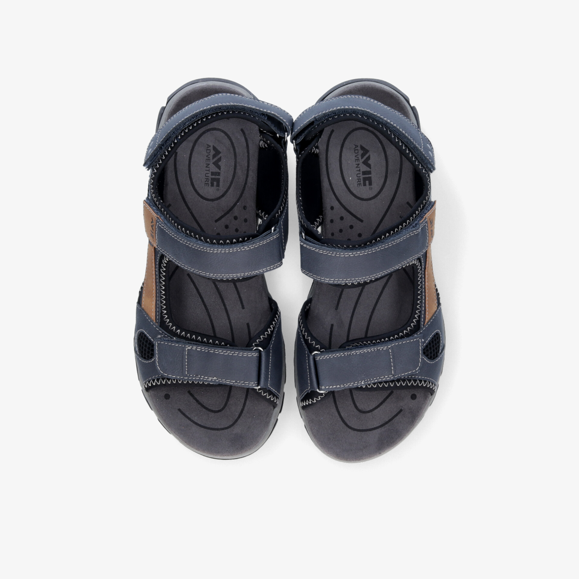 Paar blaue Outdoor-Sandalen mit verstellbaren Riemen, rutschfester Sohle und hohem Tragekomfort