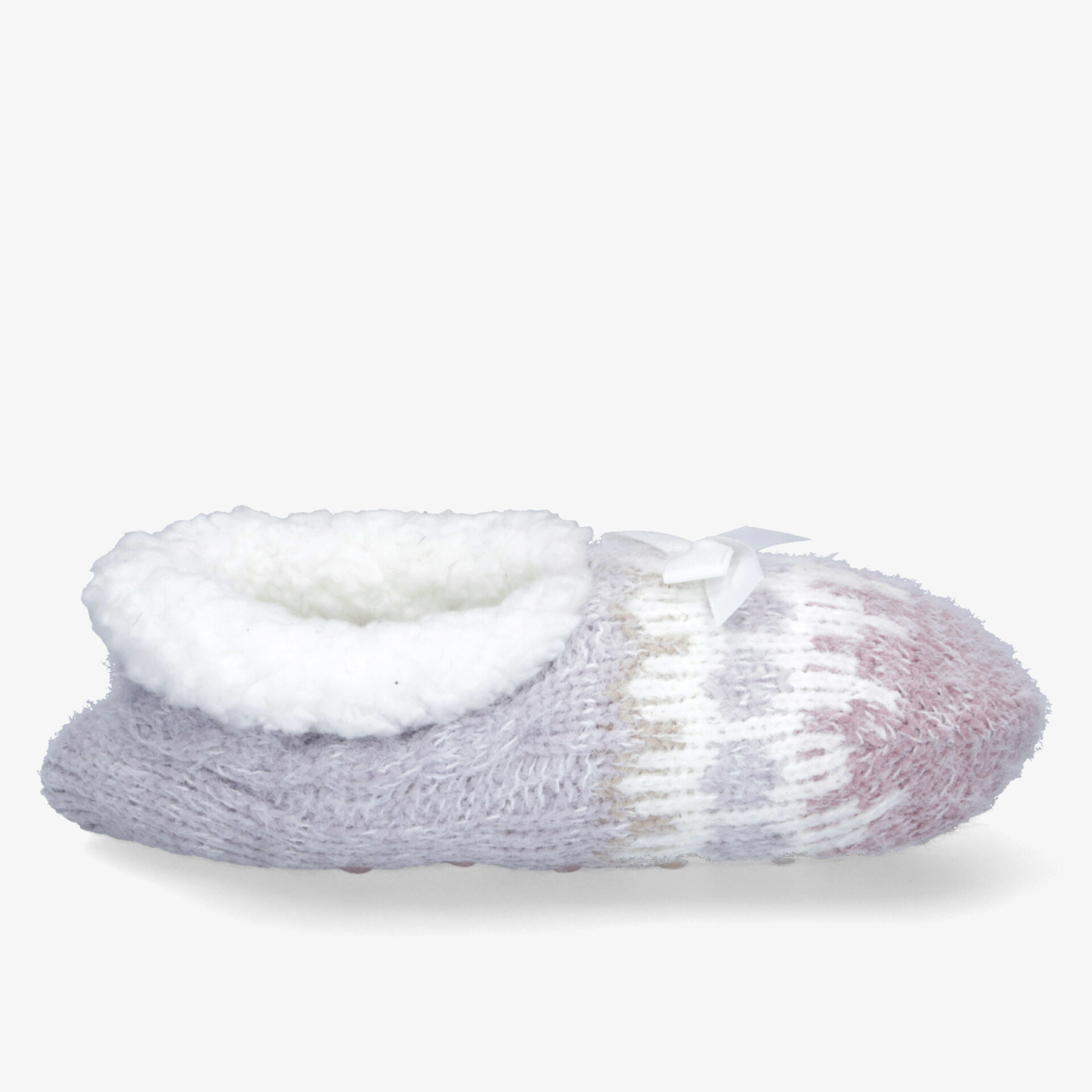 Weicher, flauschiger Hausschuh mit gestricktem Muster und kuscheligem Innenfutter für optimalen Komfort