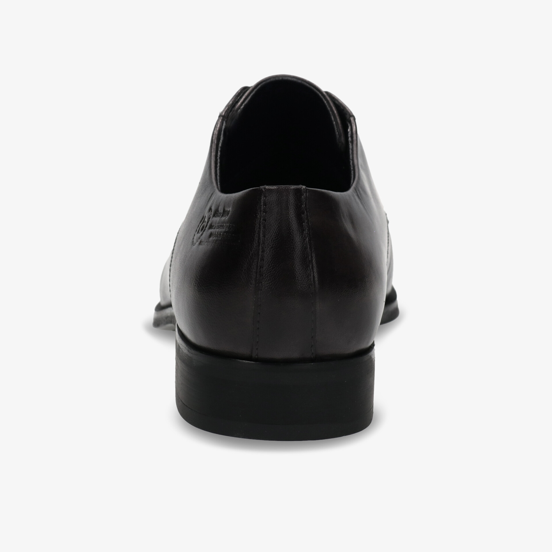 Eleganter schwarzer Lederschuh, von hinten gesehen, klassischer Stil und hochwertige Verarbeitung.