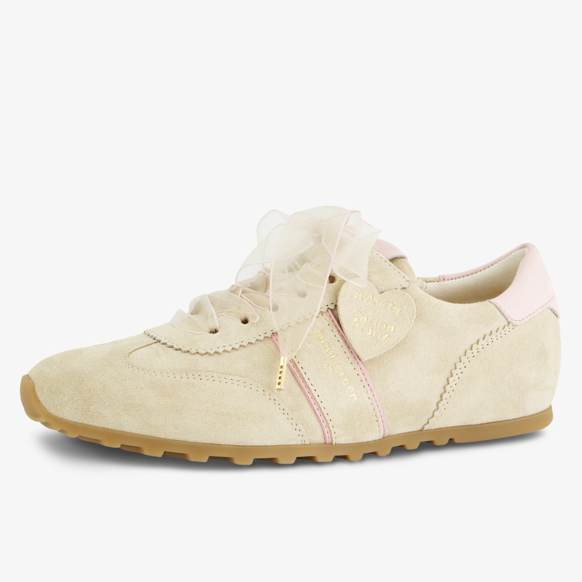 Sportlicher Schuh mit beigem Wildleder und rutschfester Sohle für vielseitige Outfits.
