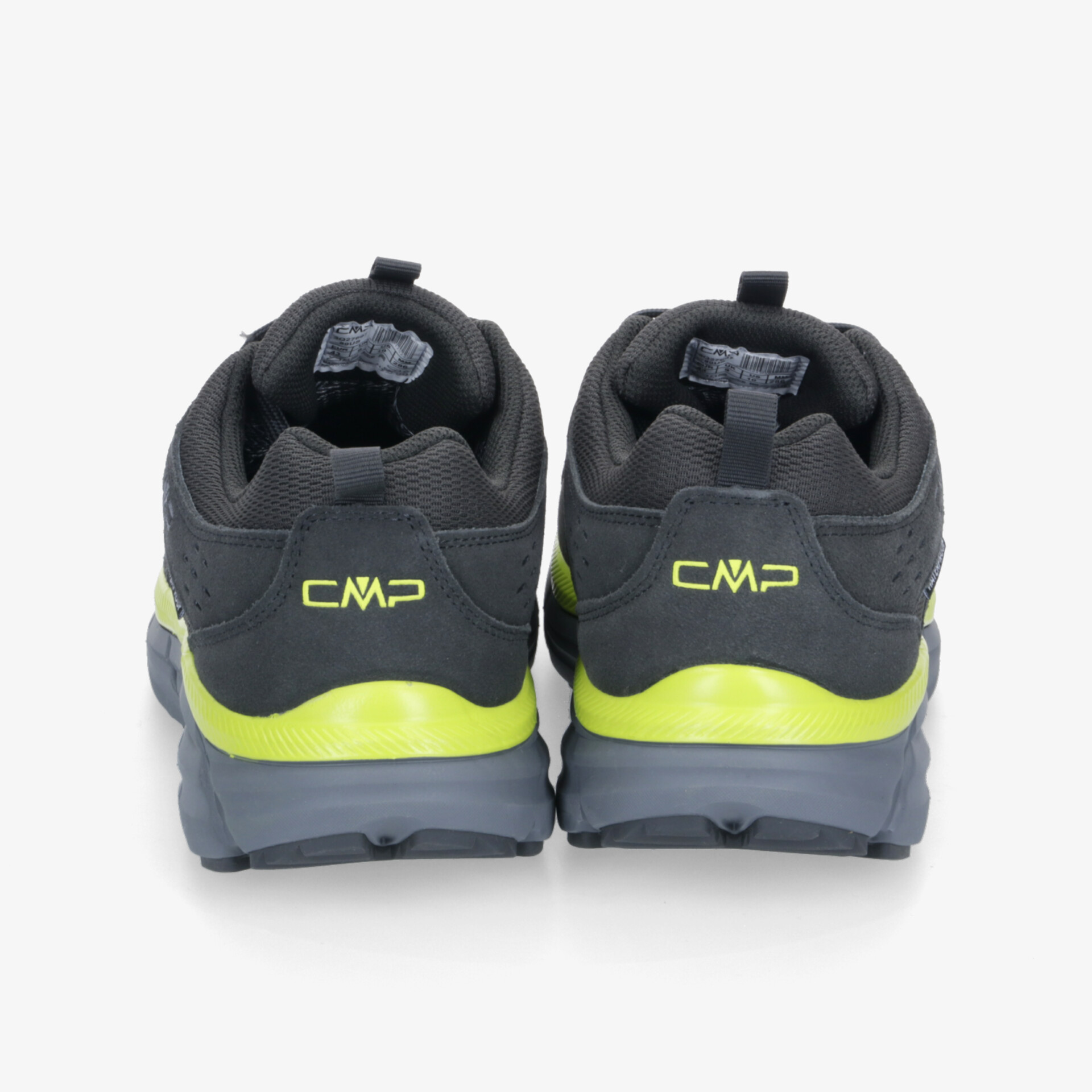 Rückansicht von robusten, sportlichen Schuhen mit gepolstertem Schaftrand und rutschfester Sohle