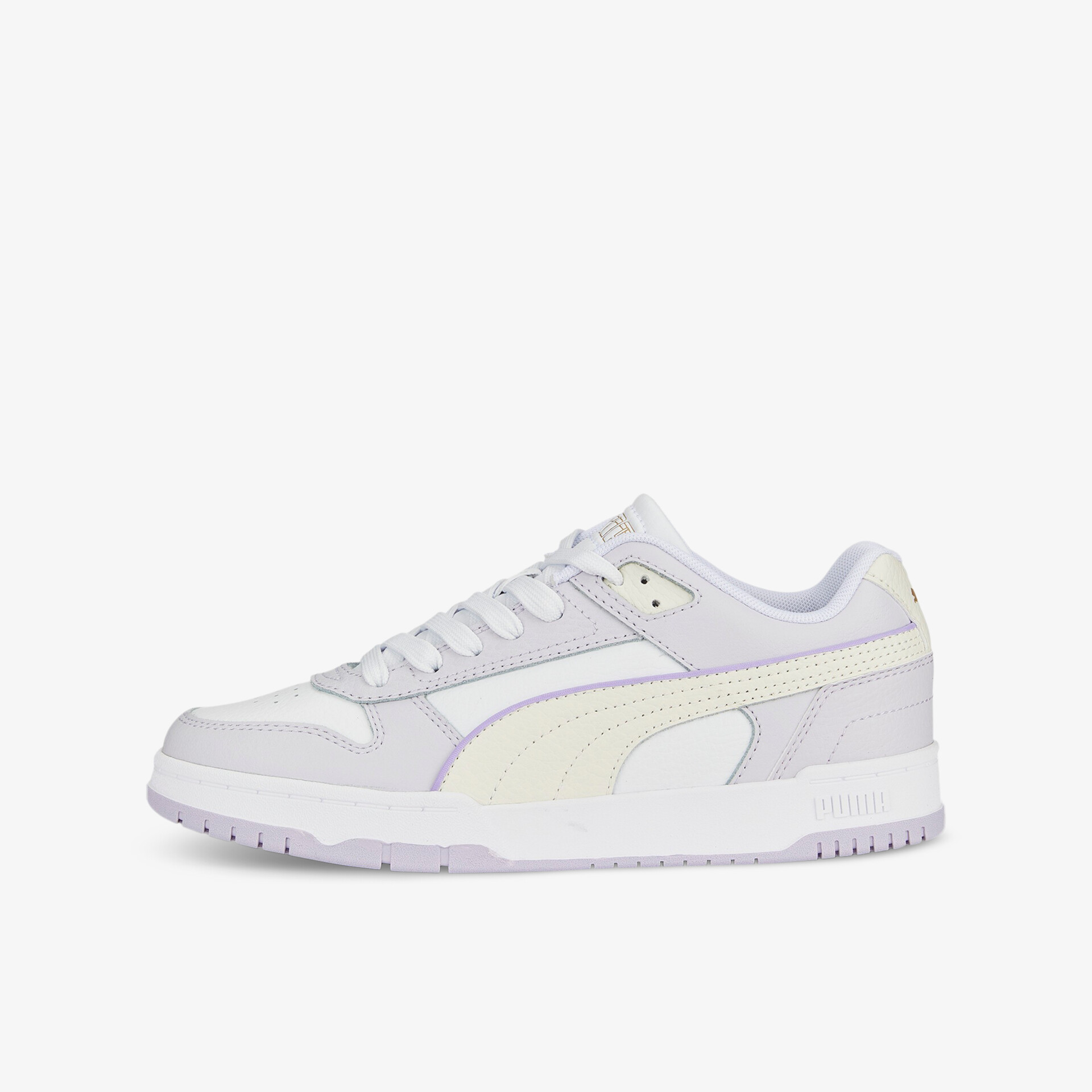 Modischer Sneaker in Weiß mit sanften Akzenten, ideal für Freizeit und Alltag, bietet hohen Tragekomfort.