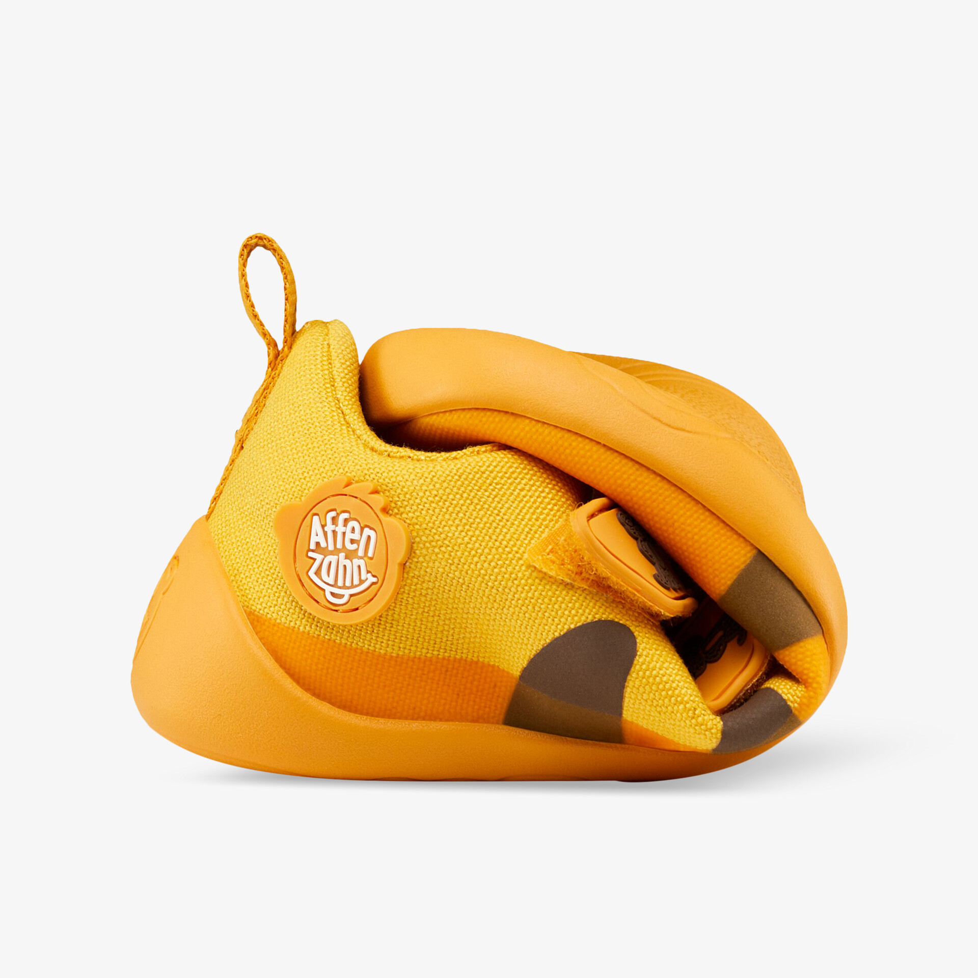 Flexibler, bequemer Schuh in leuchtendem Orange, ideal für komfortable Bewegung.