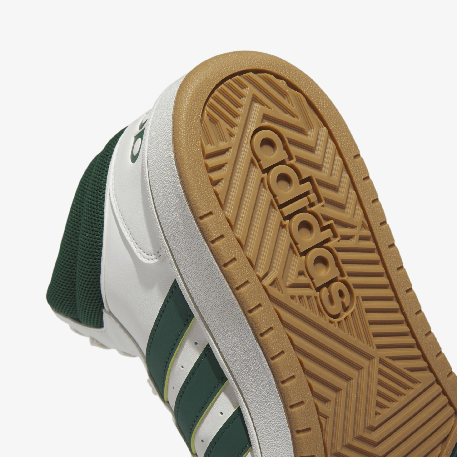 Adidas Sneaker mit rutschfester Gummisohle und stylischem Design für optimalen Komfort und Halt.