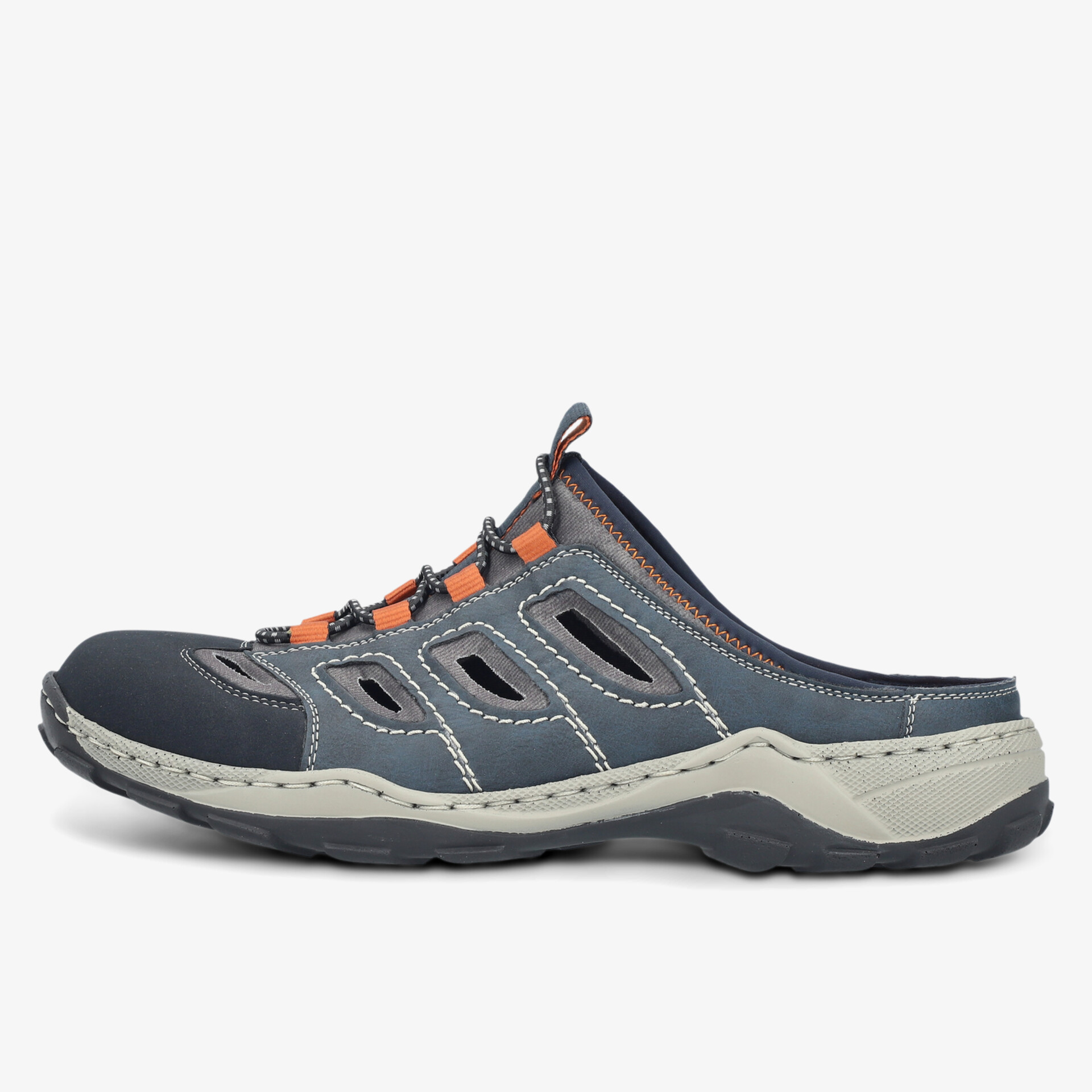 Bequeme Sportsandale mit atmungsaktivem Design und rutschfester Sohle in seitlicher Ansicht