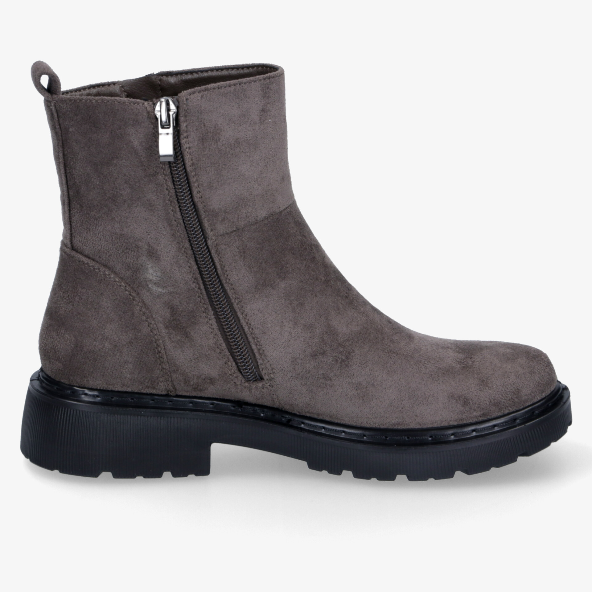 Hochwertiger brauner Stiefel mit Reißverschluss und rutschfester Sohle für Komfort und Stil im Alltag.