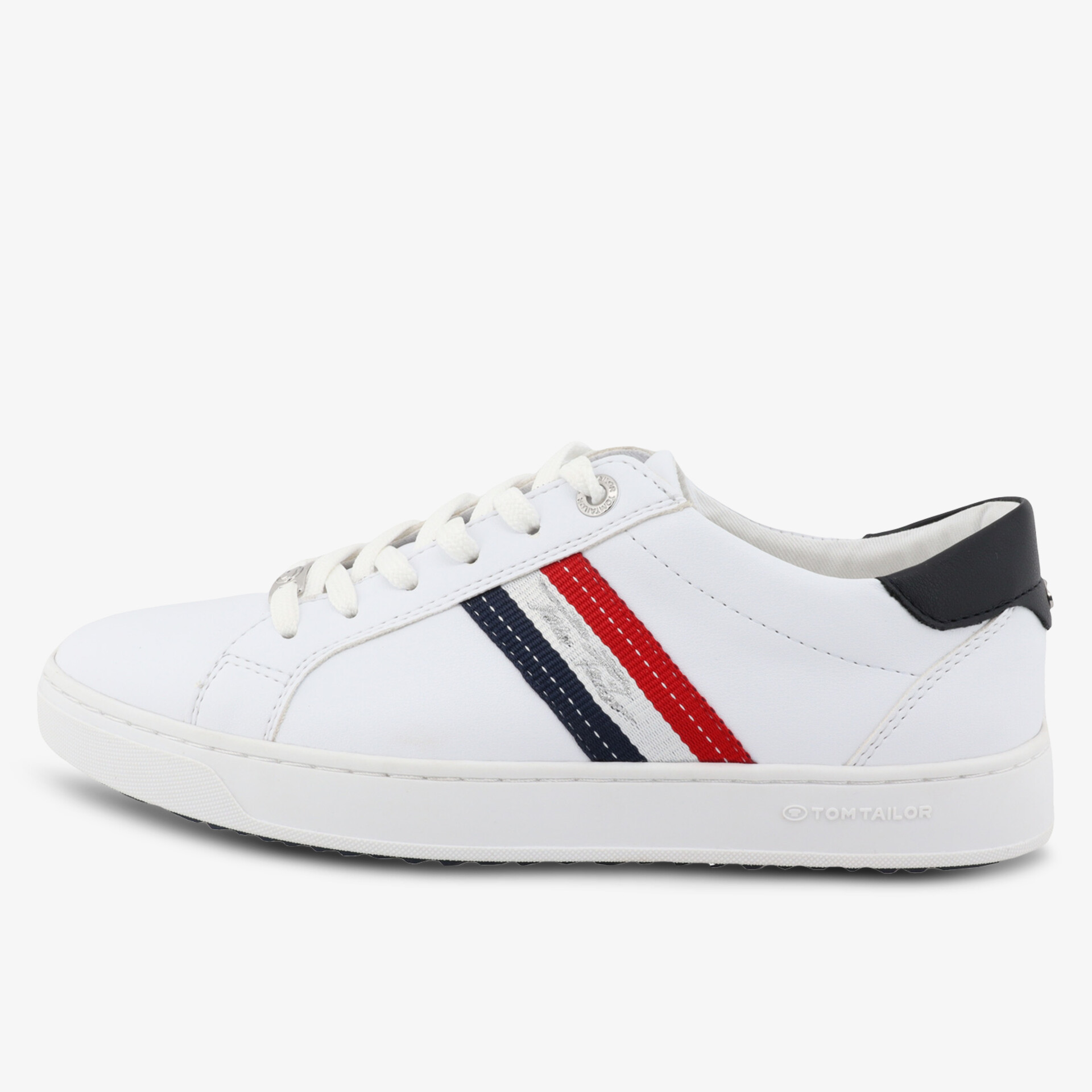 Moderner weißer Sneaker mit rot-blauen seitlichen Streifen, bequem und sportlich für alltäglichen Gebrauch