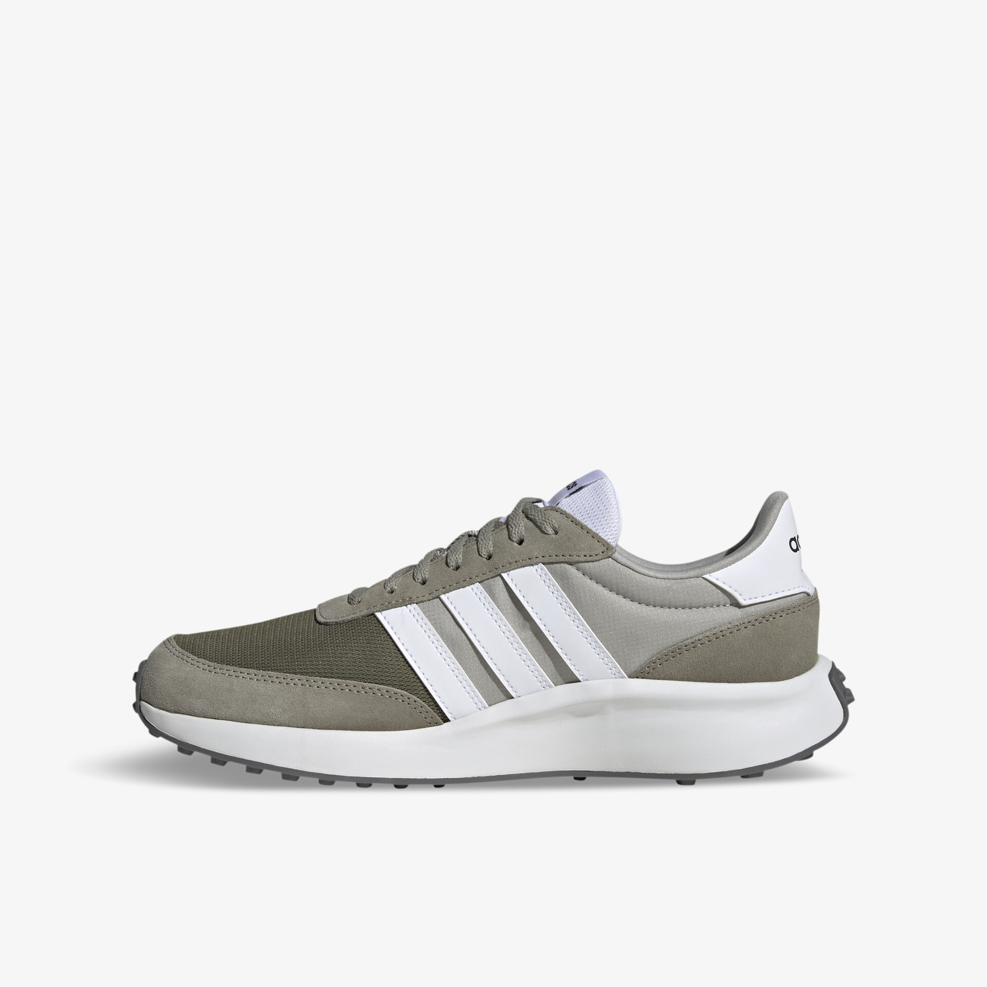 Moderner Sneaker in Grün und Weiß mit bequemer Passform und sportlichem Design, perfekt für Alltag und Freizeit.