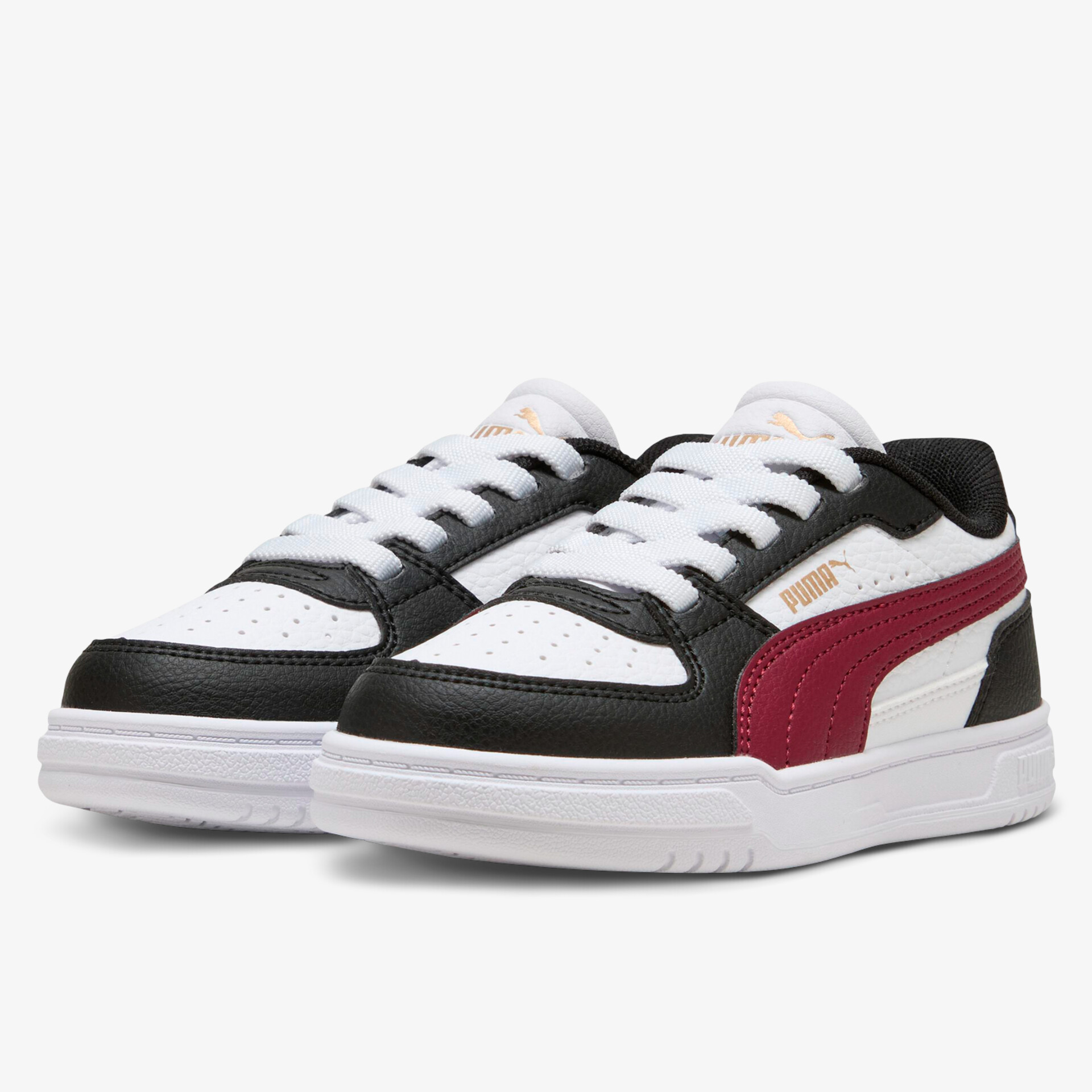 Moderne sportliche Sneaker in Schwarz, Weiß und Rot mit komfortabler Passform und stylisher Optik