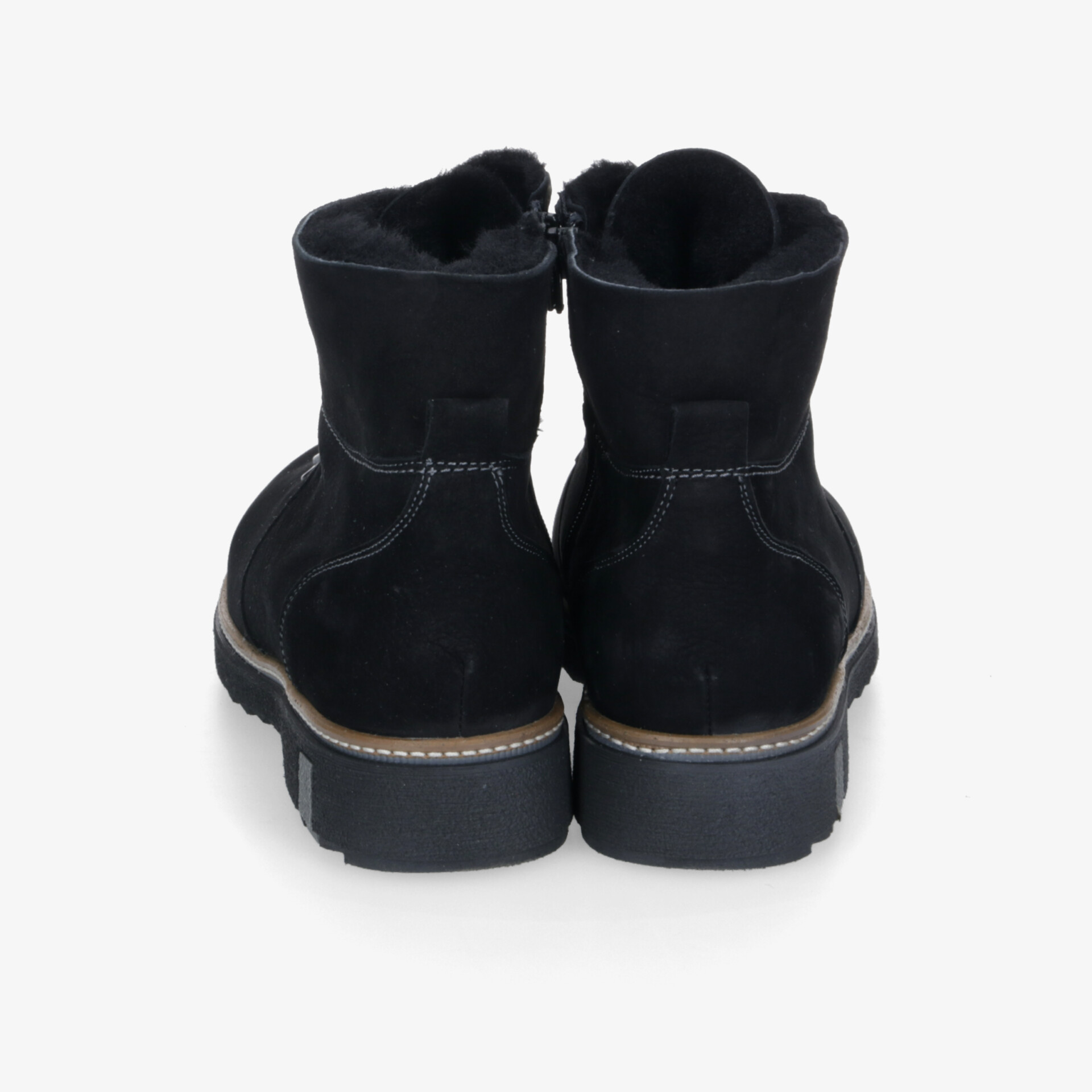 Schwarze Winterstiefel mit warmem Innenfutter und stabilem Reißverschluss, rutschfeste Sohle sichtbar