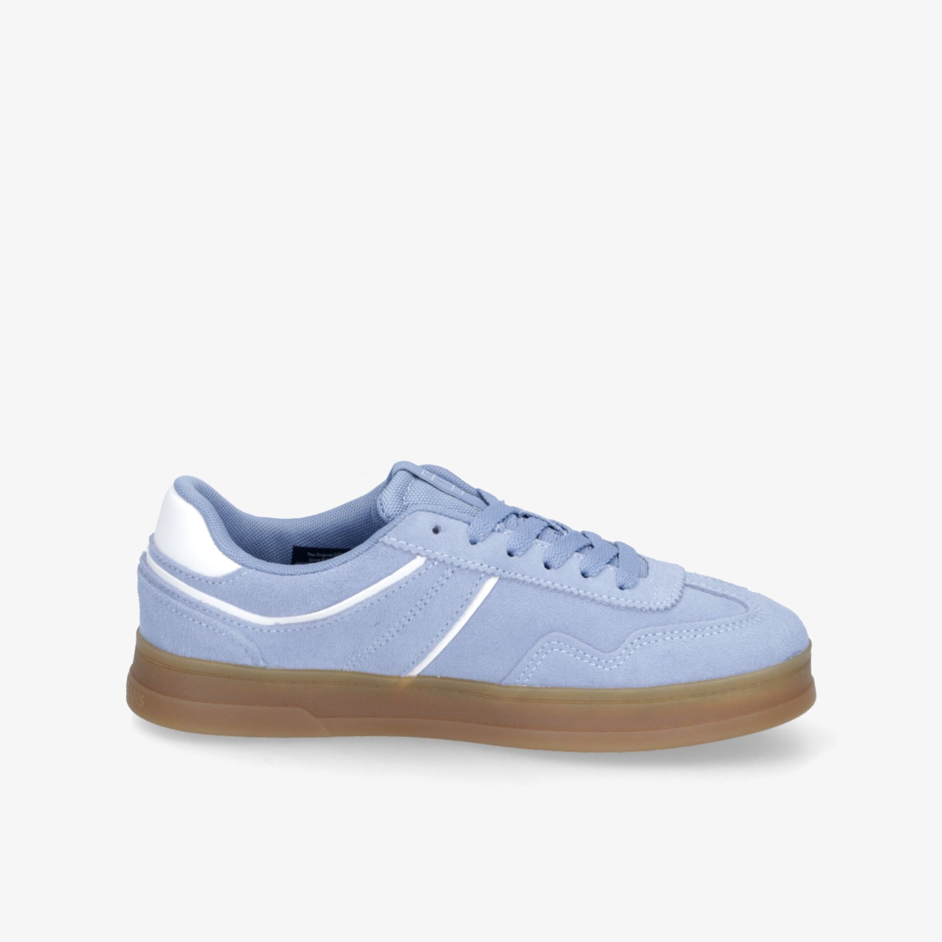 Seitenansicht eines blauen, sportlichen Sneaker mit brauner gumminsohle und luftdurchlässigem Material