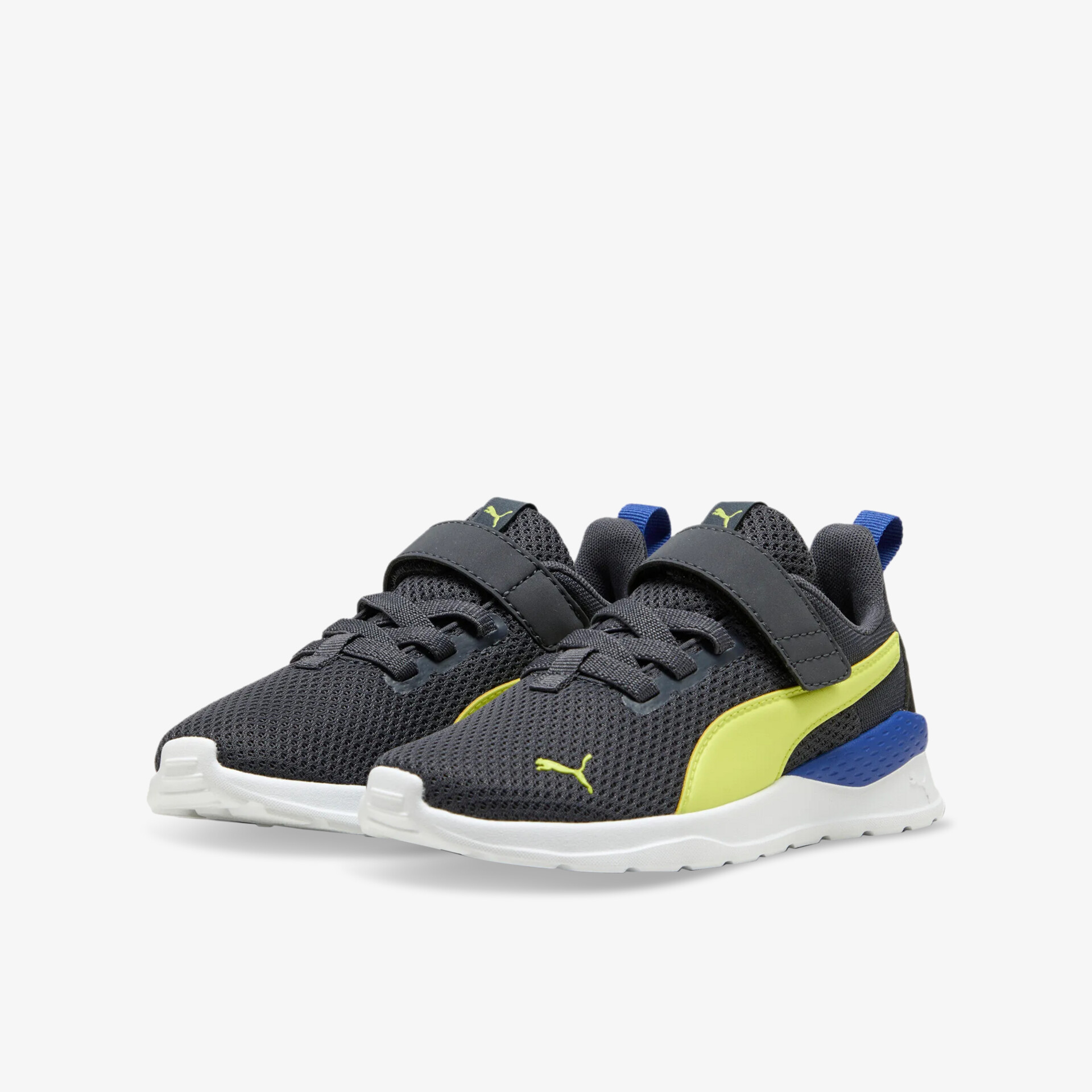 Leichte Sportschuhe aus atmungsaktivem Material mit komfortabler Passform und praktischem Klettverschluss