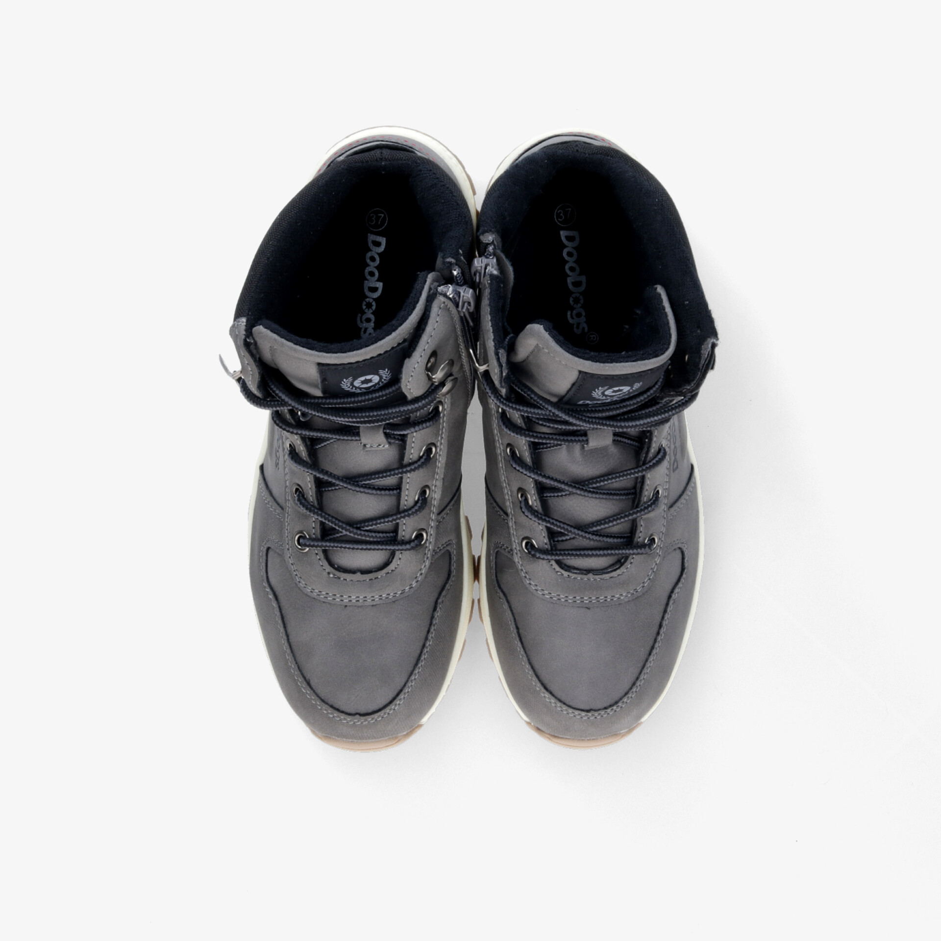 Robuste und bequeme graue Schuhe mit stabilem Schnürsystem und gepolstertem Innenfutter, modernes Design