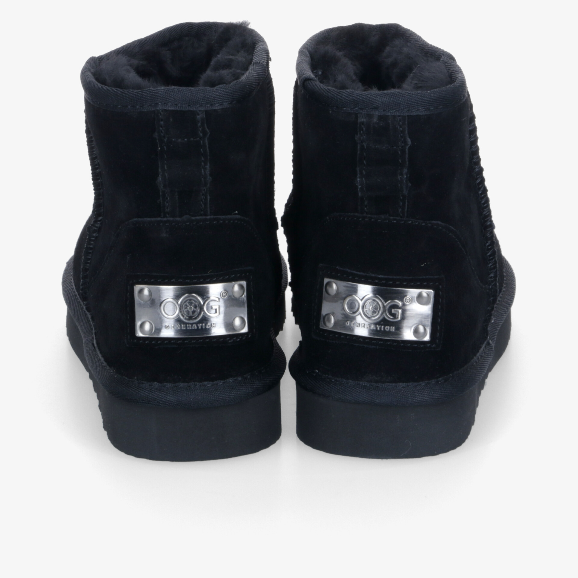 Warme schwarze Winterstiefel mit weichem Innenfutter und robustem Design, Rückansicht mit stilvollem Metall-Logo