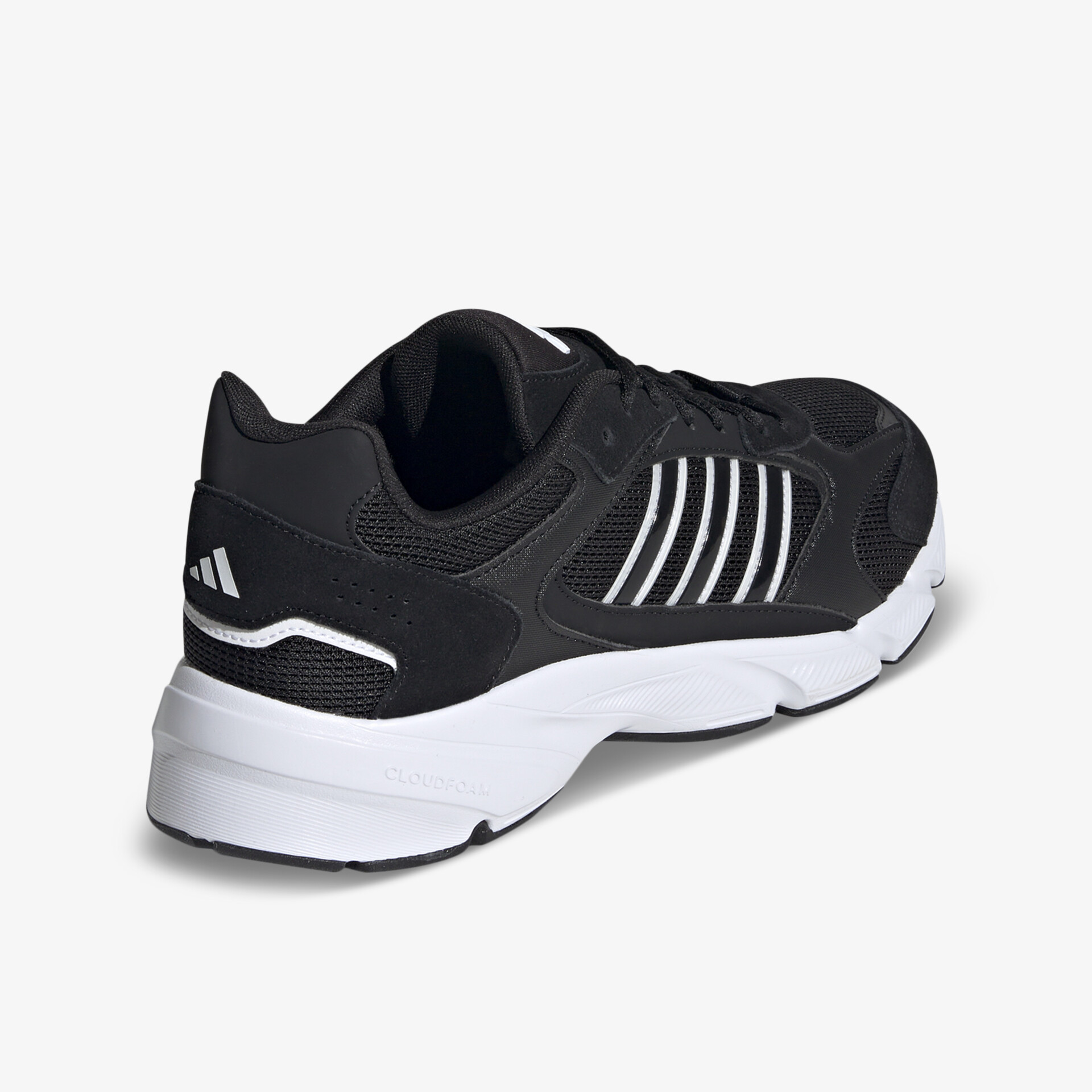 Schwarzer Sportschuh mit weißer Sohle, atmungsaktiv und leicht, seitlich hinten sichtbar