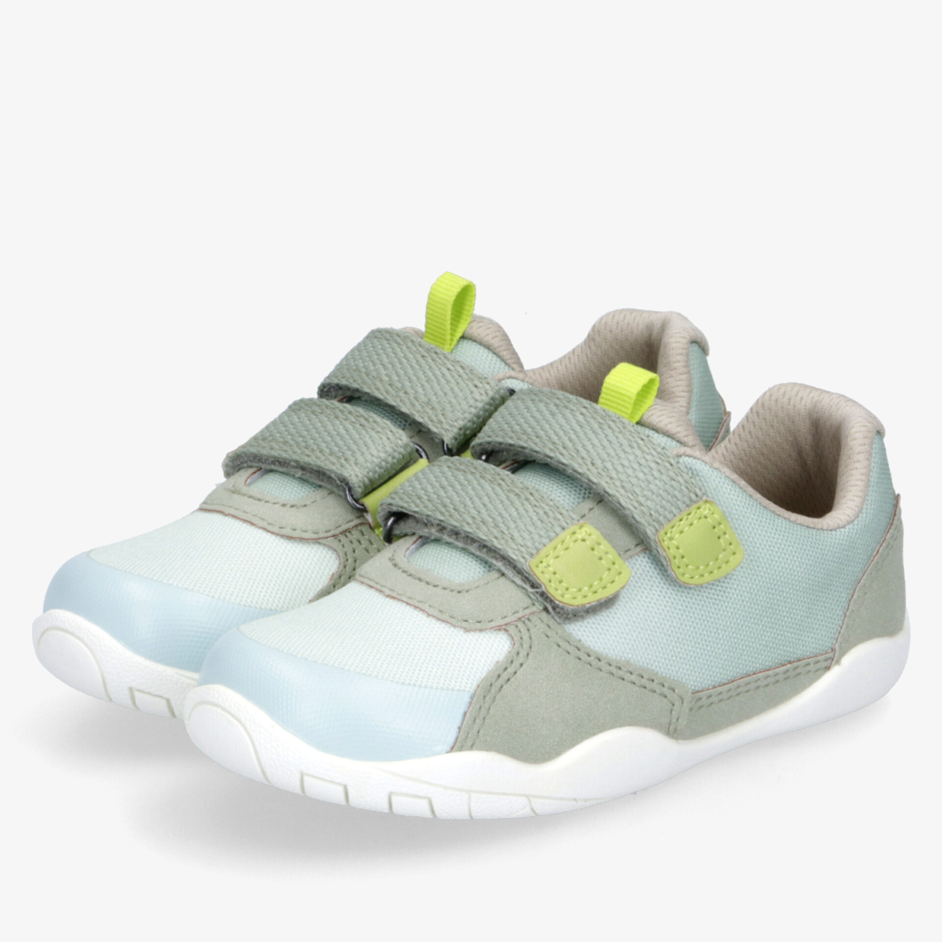 Sportliche, leichte Sneaker mit bequemen Klettverschlüssen und flexibler Sohle für hohen Tragekomfort und optimale Belüftung