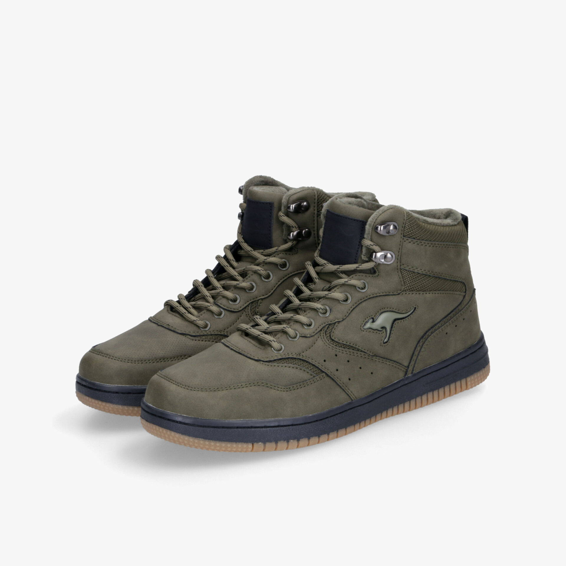 Robuste hohe Freizeitschuhe mit gepolstertem Kragen und Profilsohle im modernen Design als Paar