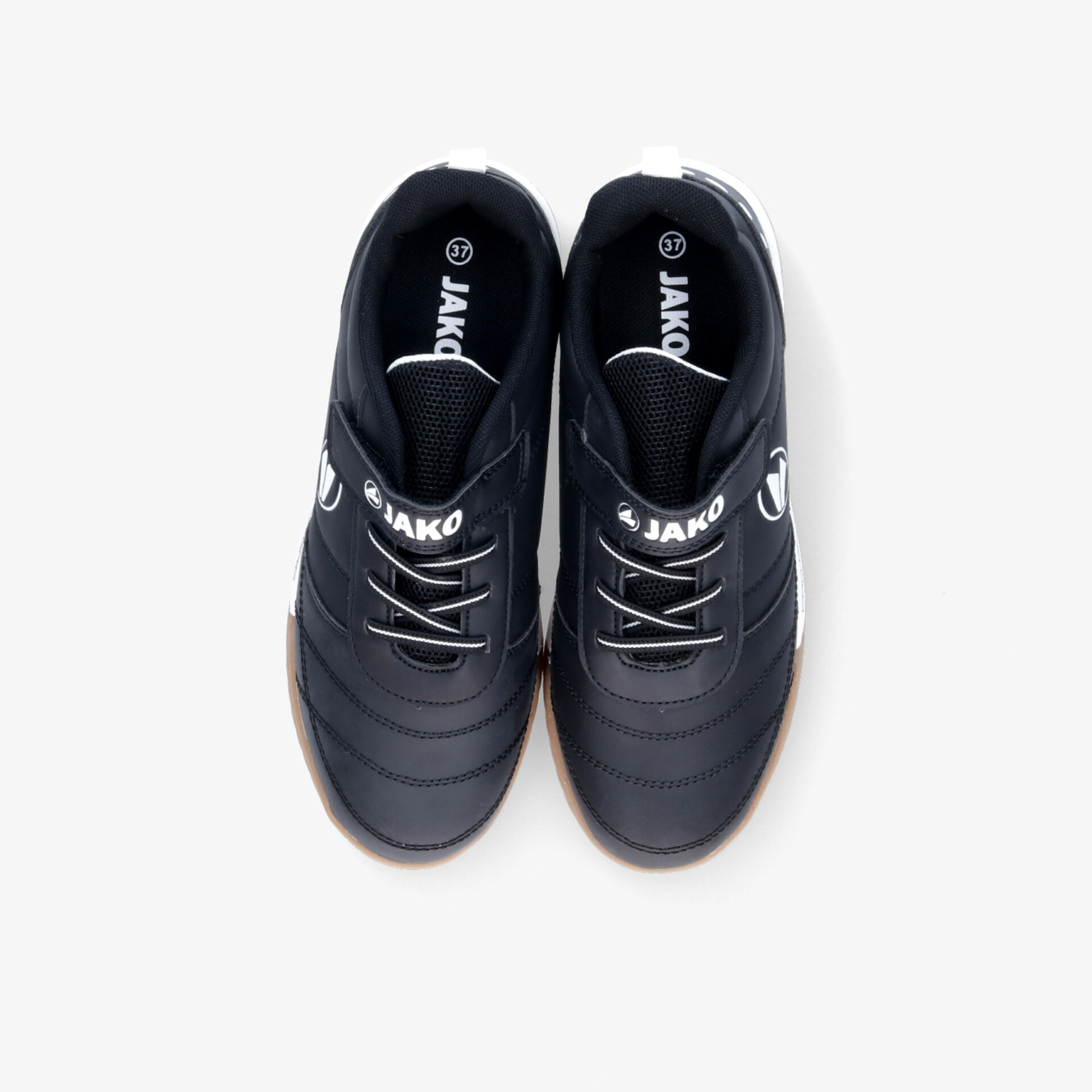 Sportlicher schwarzer Schuh, Paar von oben gezeigt mit moderner Schnürung und komfortablem Design