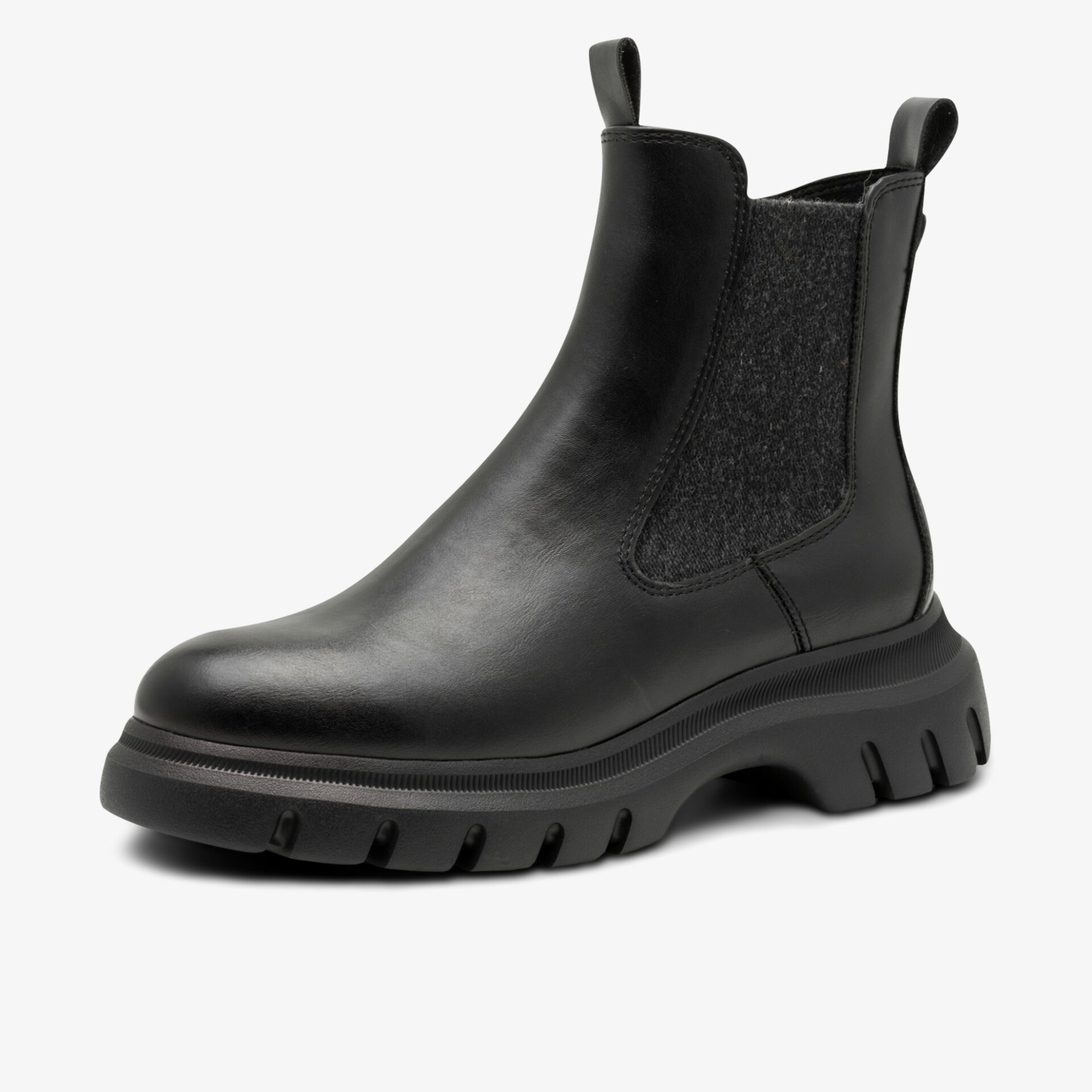 Schwarzer Chelsea Boot mit elastischen Einsätzen und profilierter, rutschfester Sohle für bequemen Halt