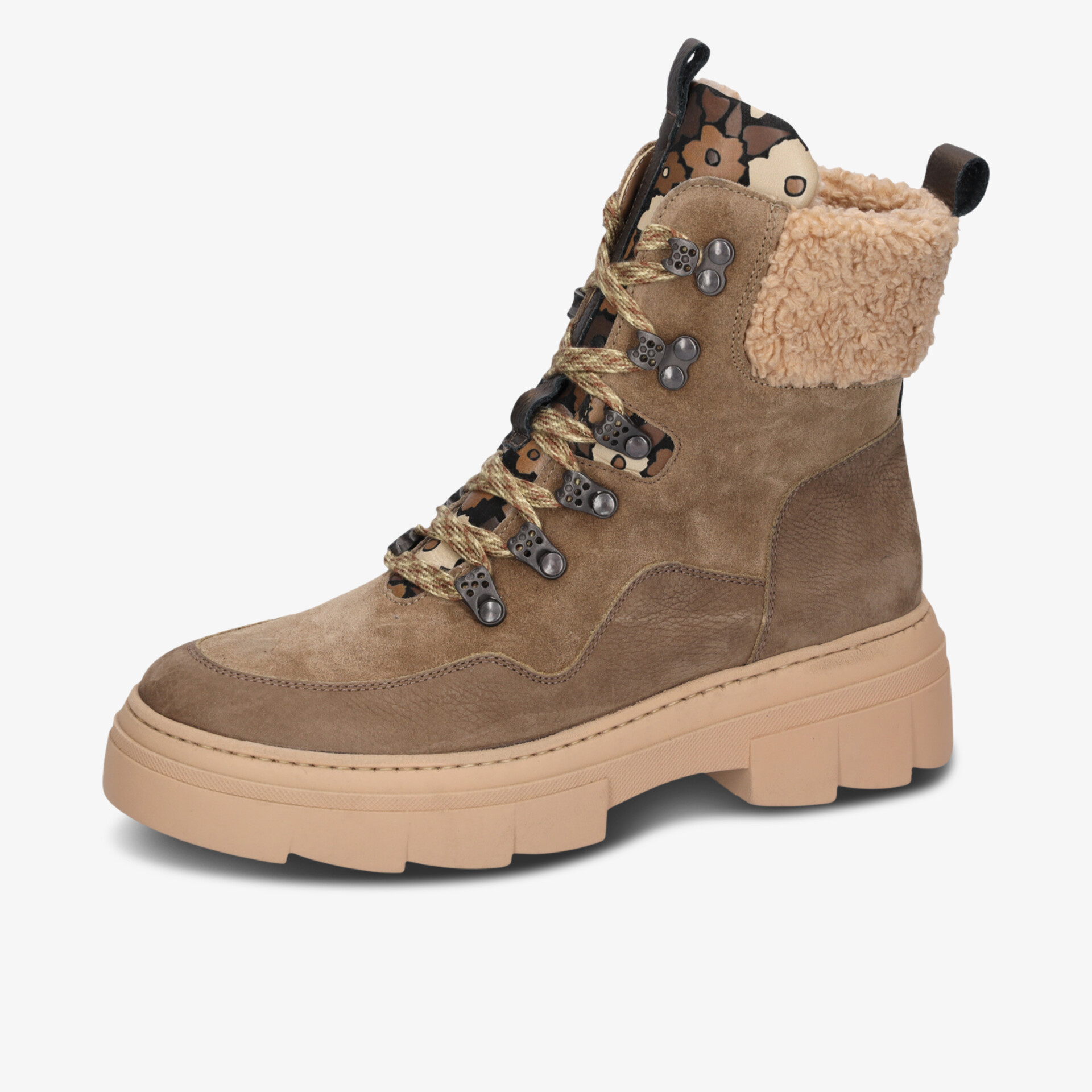 Robuster Stiefel aus strapazierfähigem Leder mit warmer Fütterung und profilierter Sohle