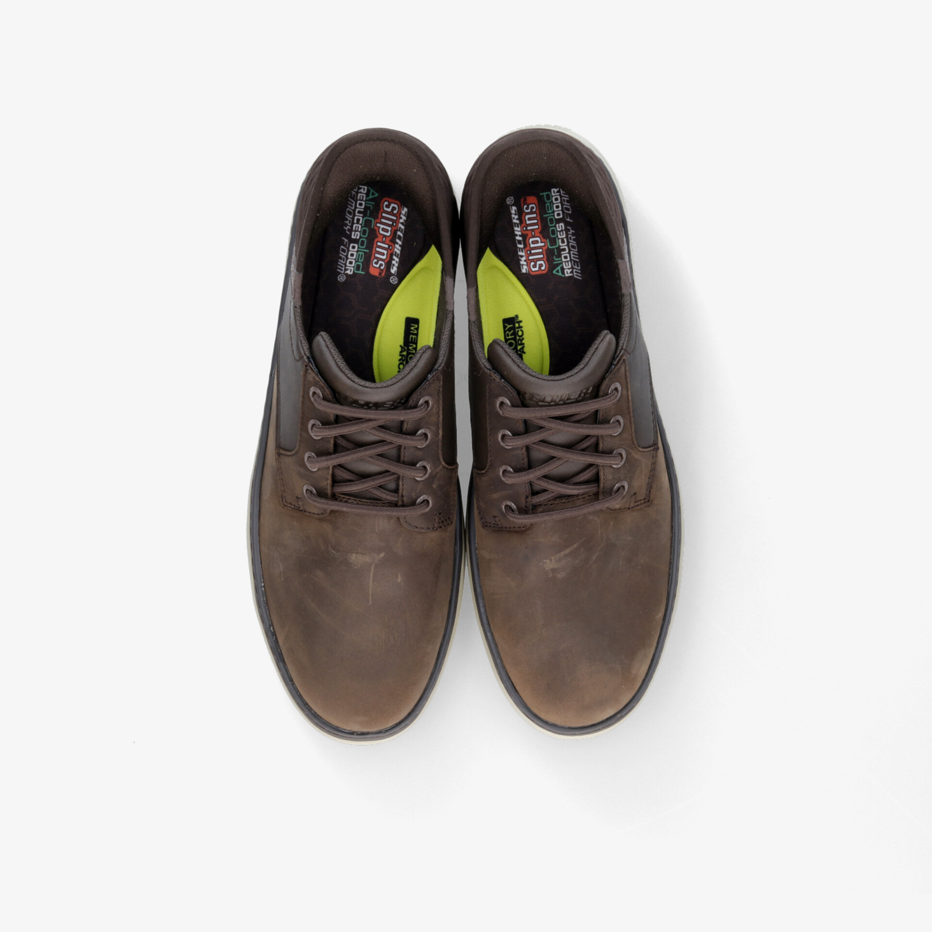 Braune Leder-Schnürschuhe als Paar von oben, bequem und robust mit hochwertiger Verarbeitung