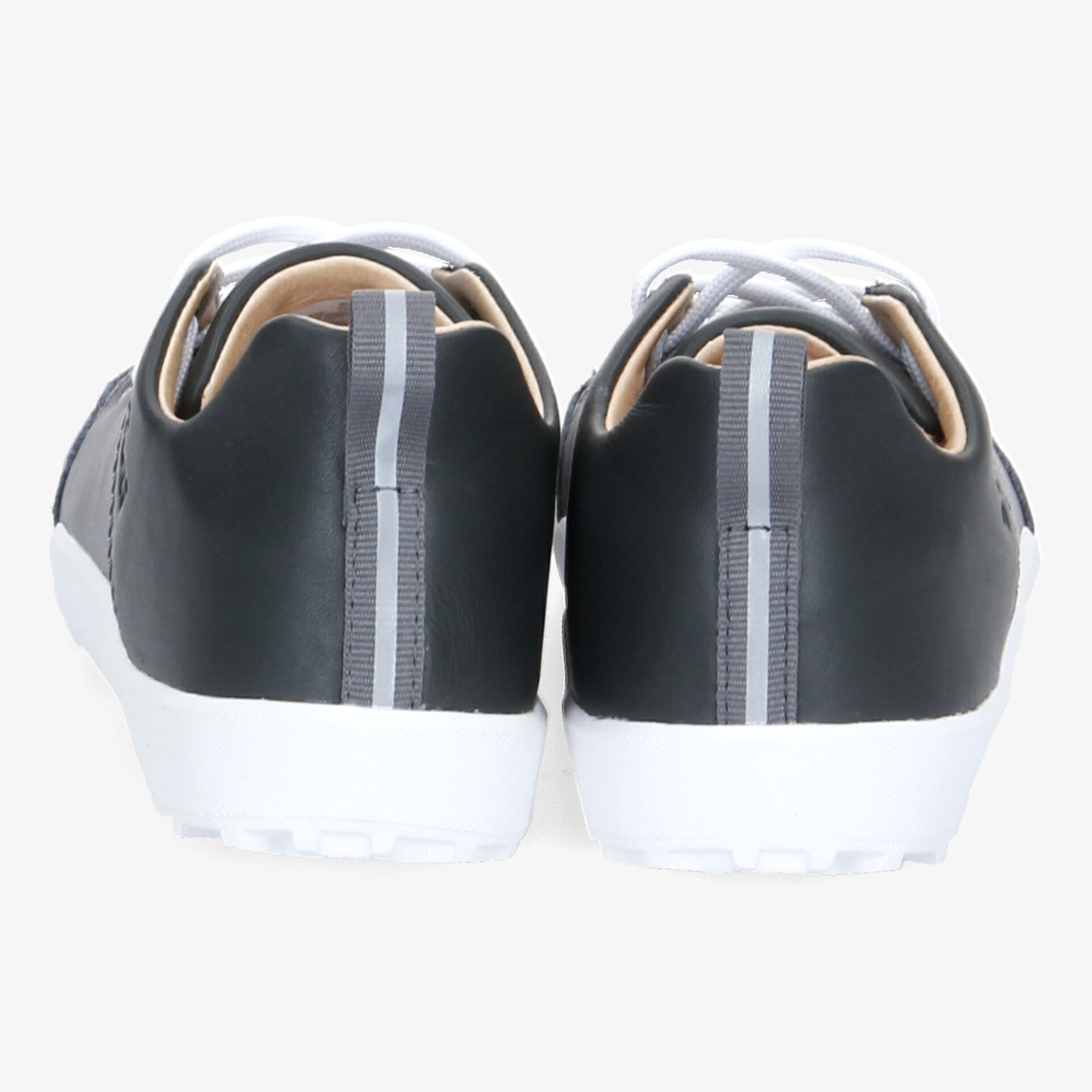 Moderner Sneaker in stilvollem Design mit robuster Sohle und vielseitigem Einsatz.