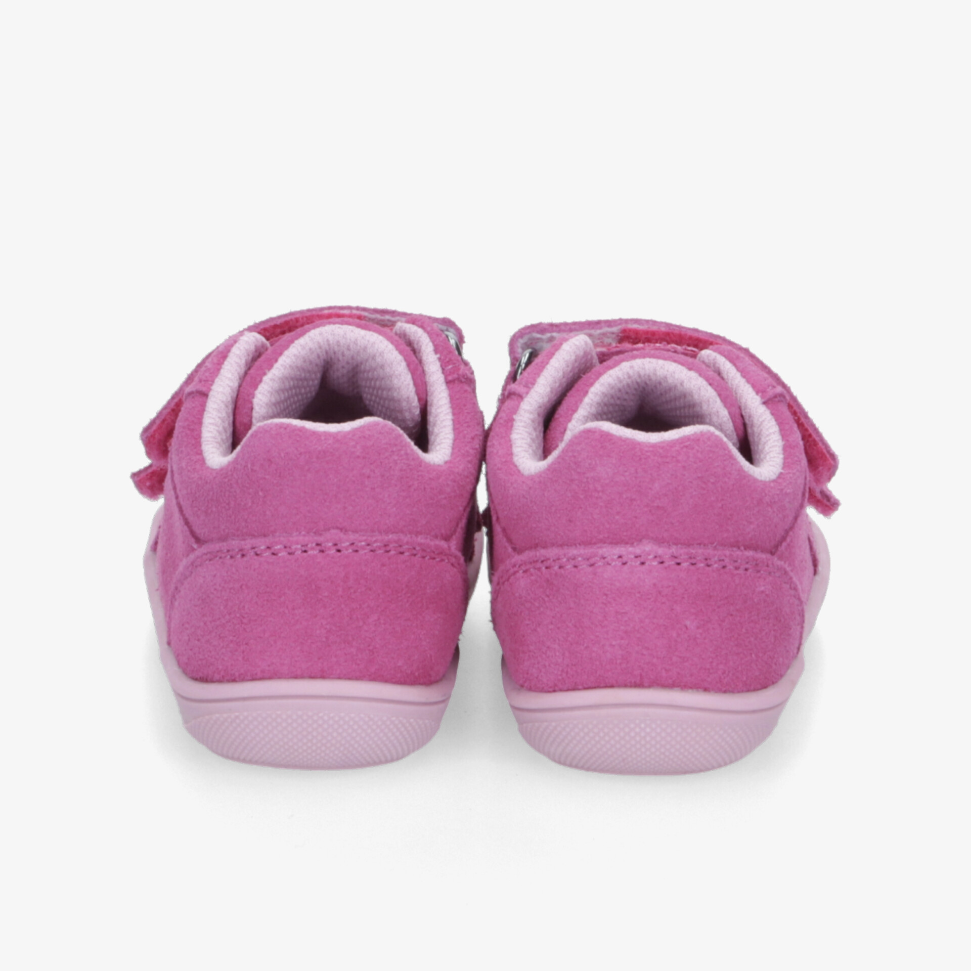 Rosa Kinderschuhe mit weicher Polsterung und strapazierfähiger Sohle, rückseitige Ansicht des Paar Schuhs