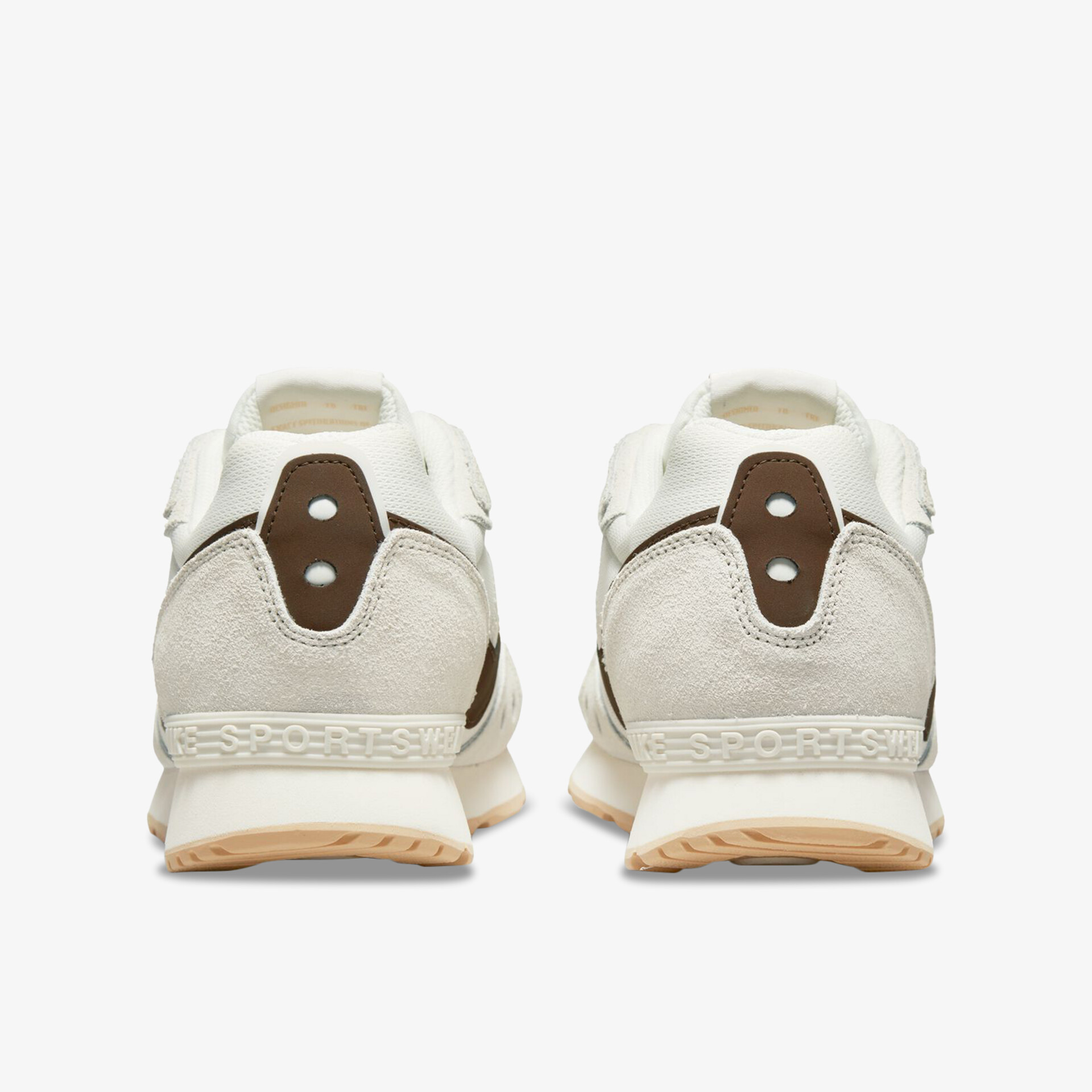 Stilvolle Sneakers mit gepolstertem Rand und kontrastierenden Details für optimalen Komfort und Halt.