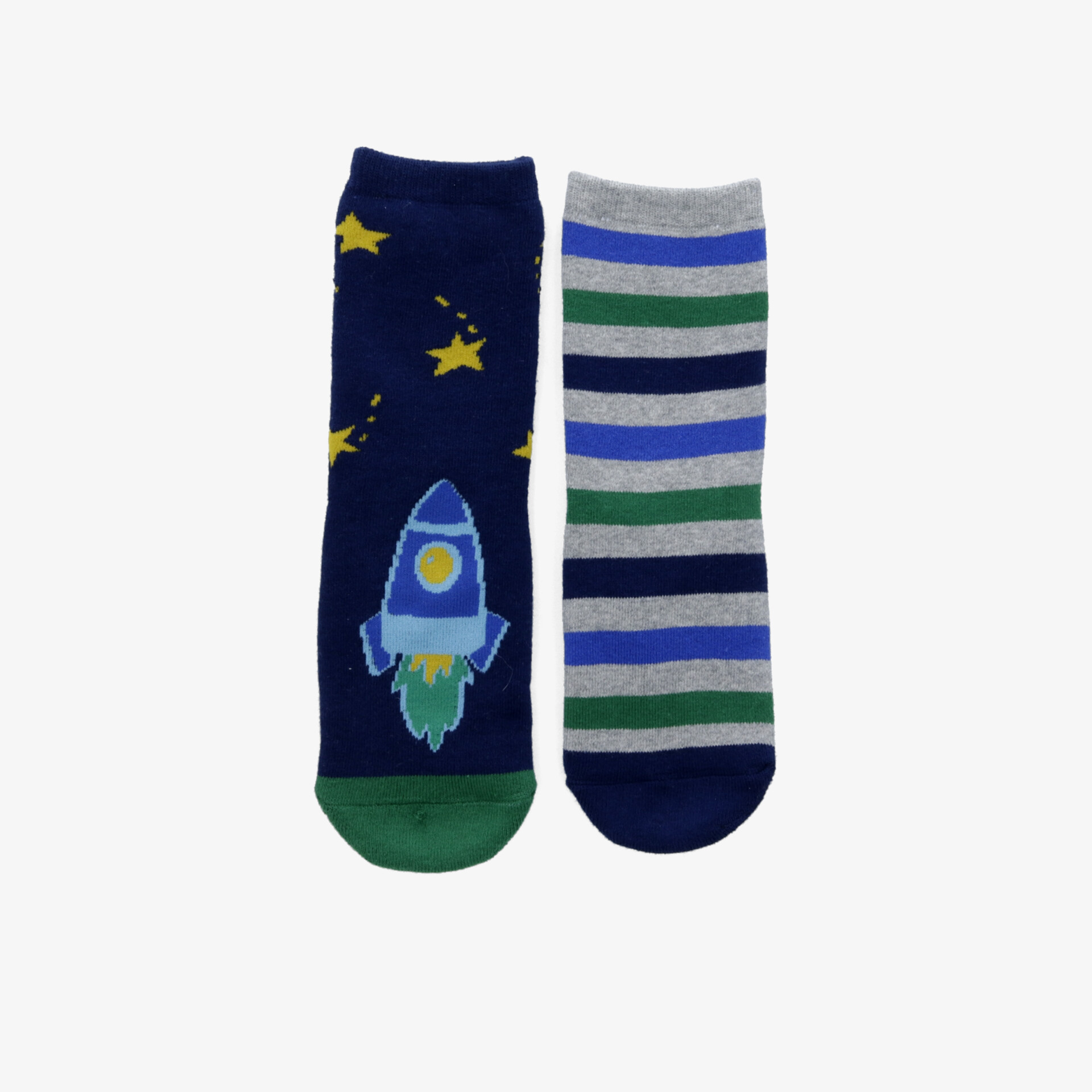Bunte Kindersocken mit Raketenmotiv auf der einen Socke und farbigen Streifen auf der anderen, komfortabel und elastisch