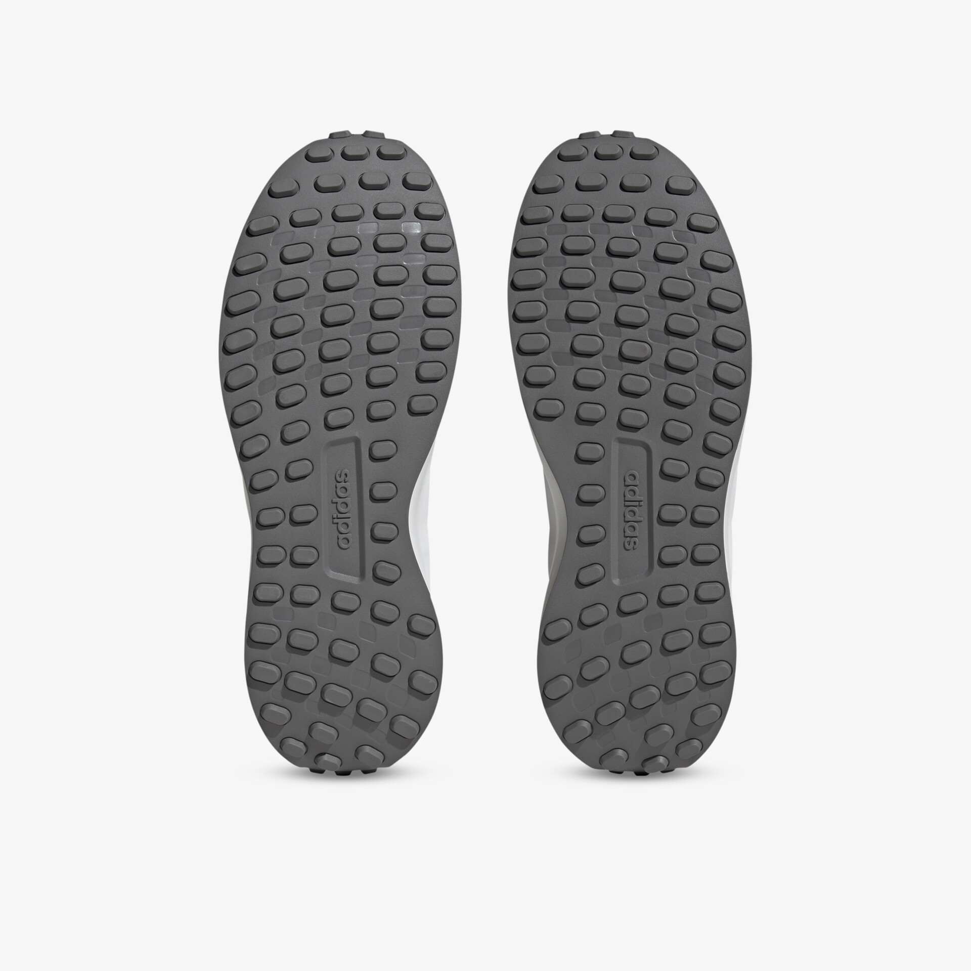 Rutschfeste und strapazierfähige Schuhsohlen für optimalen Halt und Komfort auf jedem Untergrund.