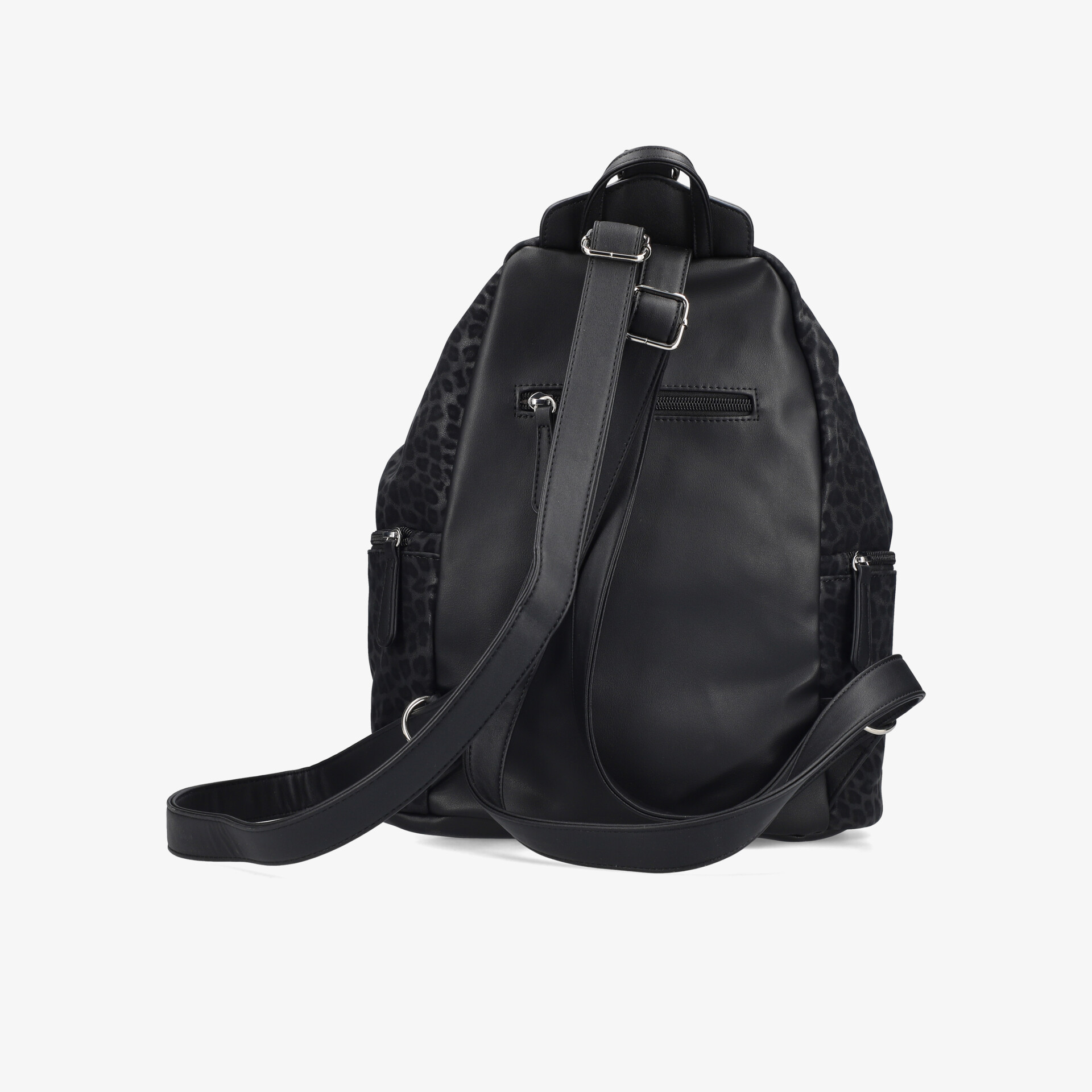 Schwarzer Rucksack mit verstellbarem Schultergurt und praktischen Außentaschen in klarer Rückansicht