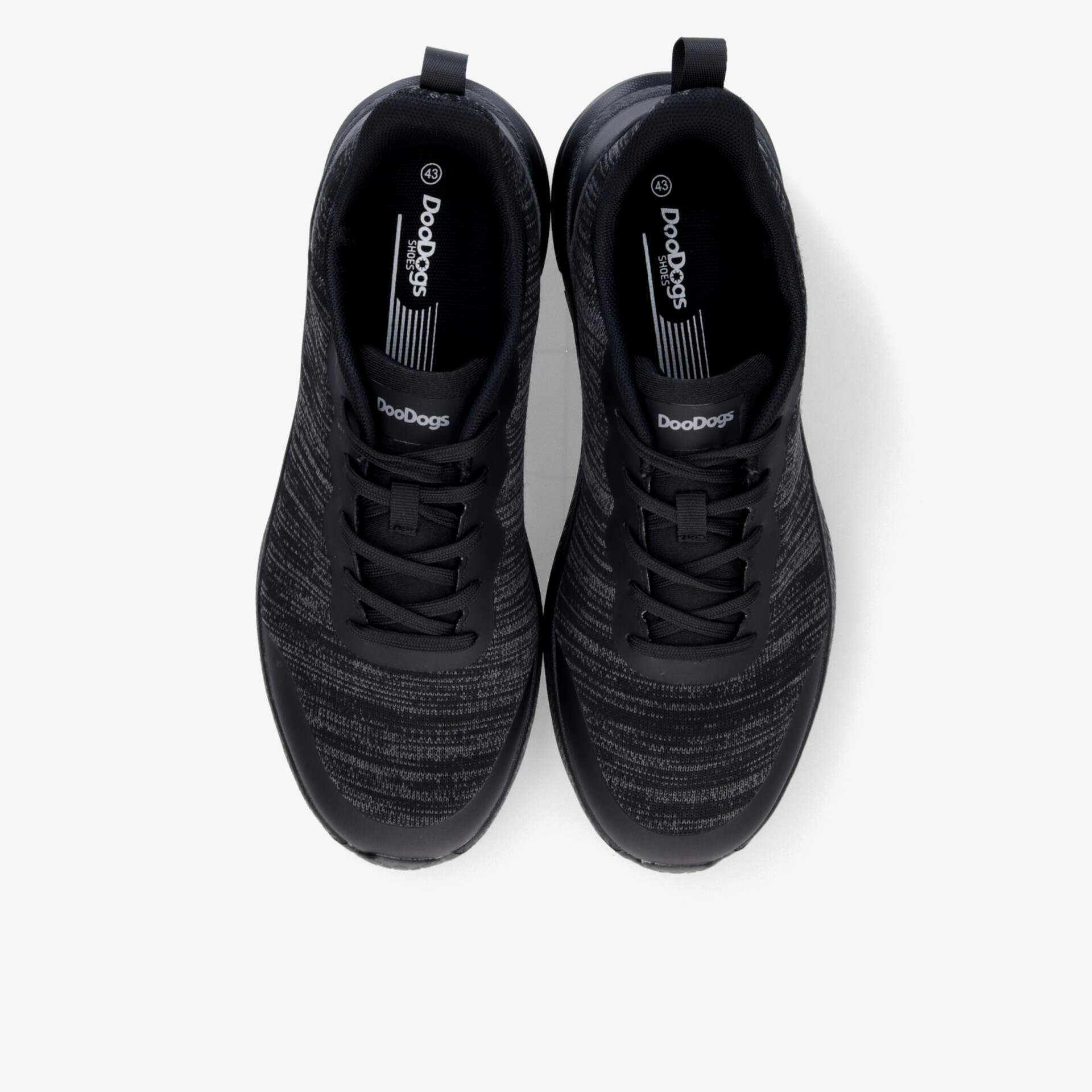 Schwarze Sneaker in Draufsicht mit geflochtenem Obermaterial und komfortabler Polsterung