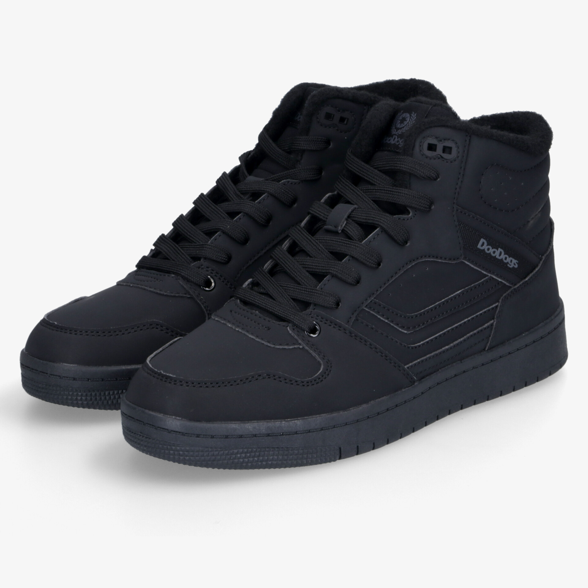 hoch geschnittene schwarze Sportschuhe mit robuster Sohle, bequemer Passform und klassischem Design