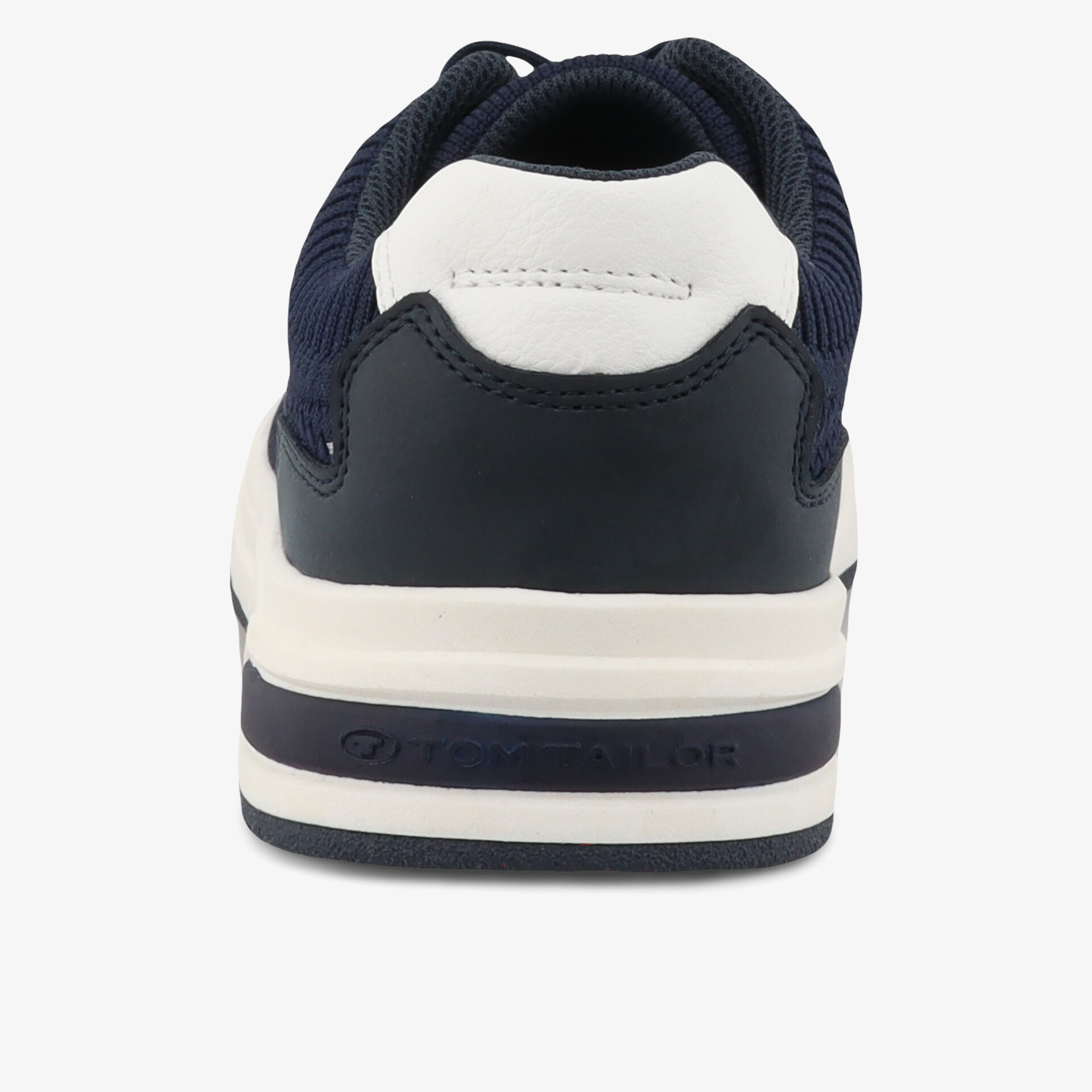 Hinteransicht eines robusten und modischen Schuhs mit gepolstertem Fersenbereich und rutschfester Sohle