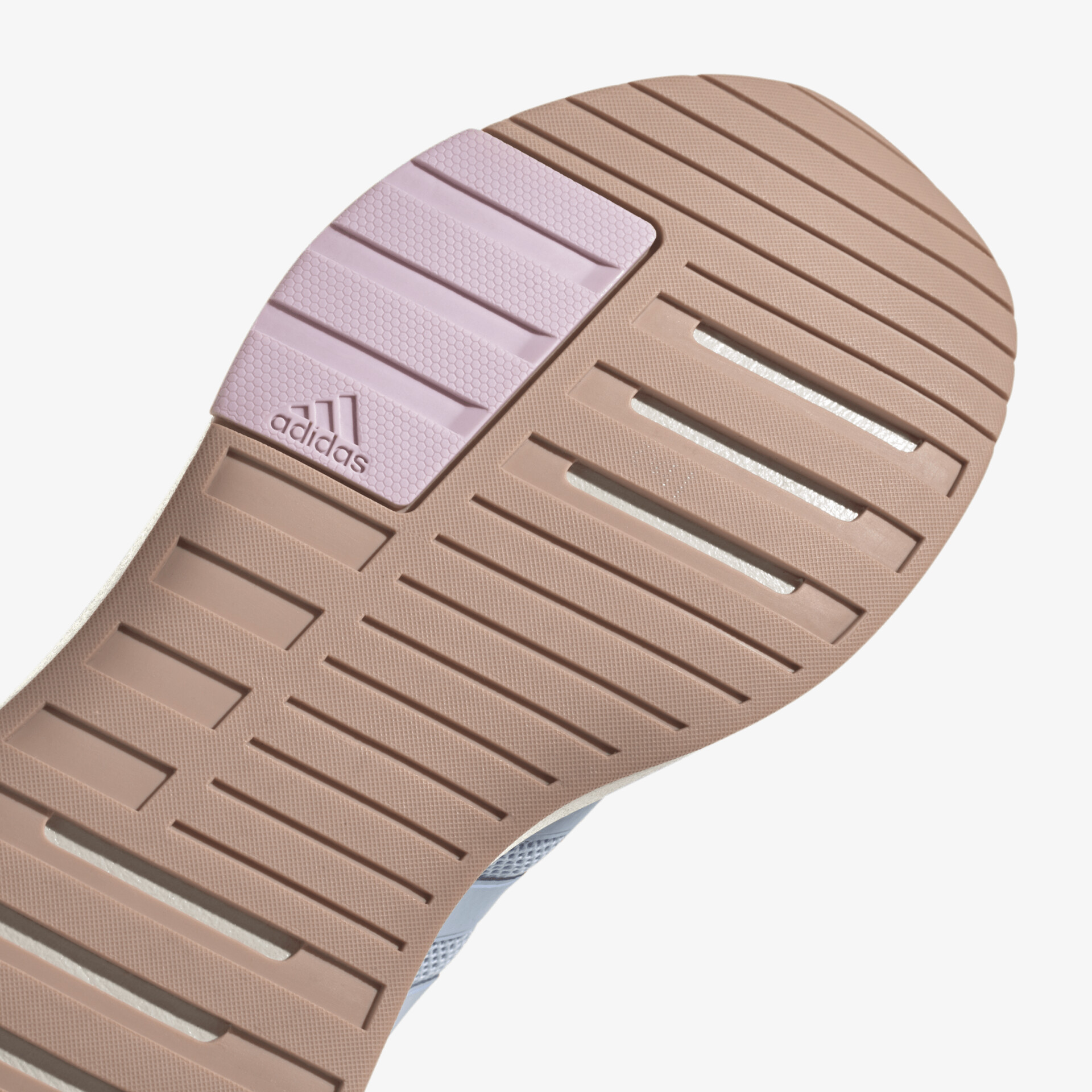 Rutschfeste Außensohle für optimalen Halt und Langlebigkeit bei jeder Bewegung.