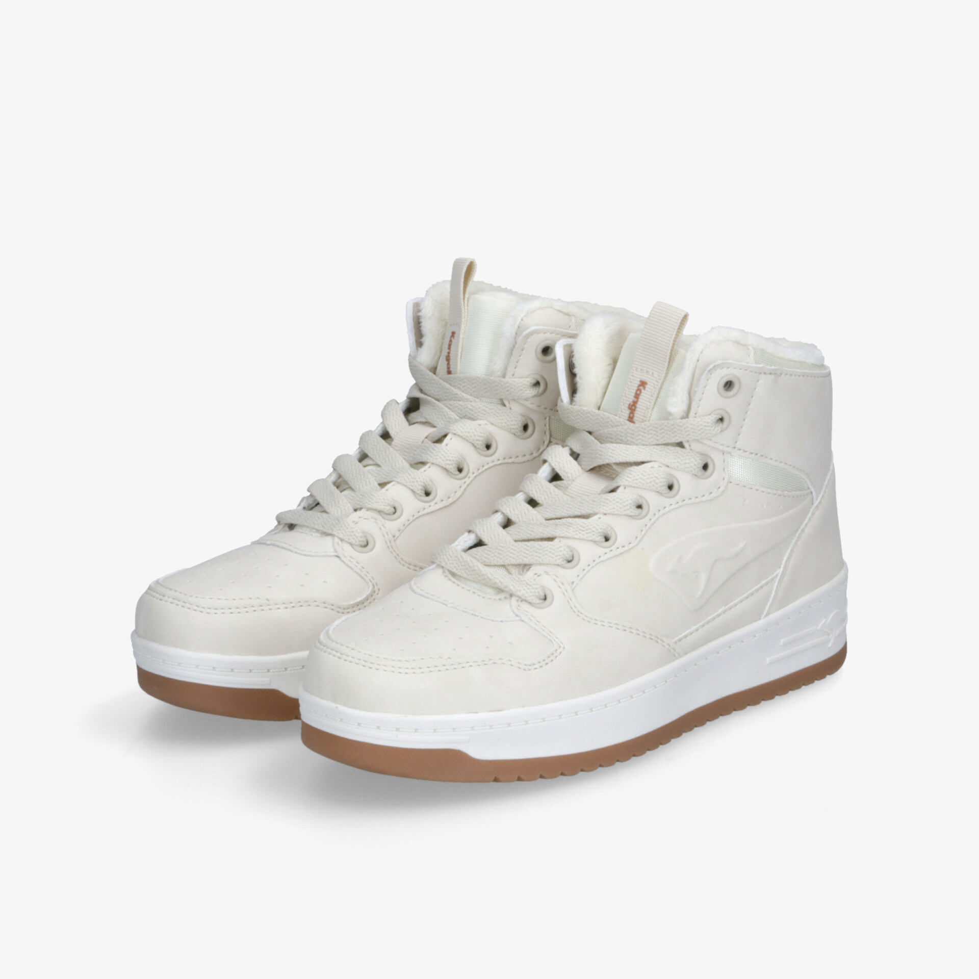 Weißes Sneaker-Paar mit hohem Schaft und gepolstertem Knöchelbereich für optimalen Komfort und sicheren Halt