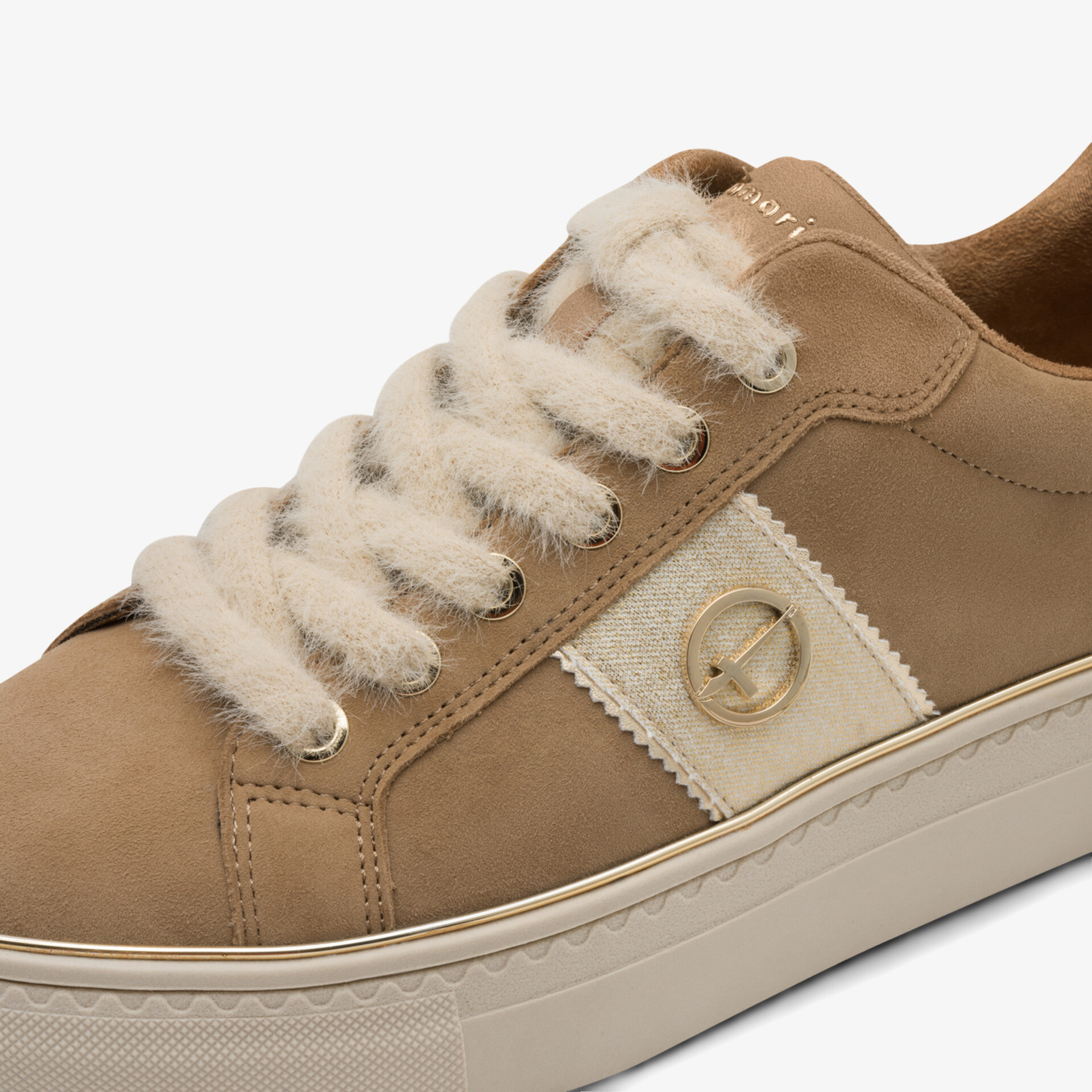 Bequemer Schuh mit weichem Obermaterial und modischer Schnürung, ideal für sportlichen Look und Alltag