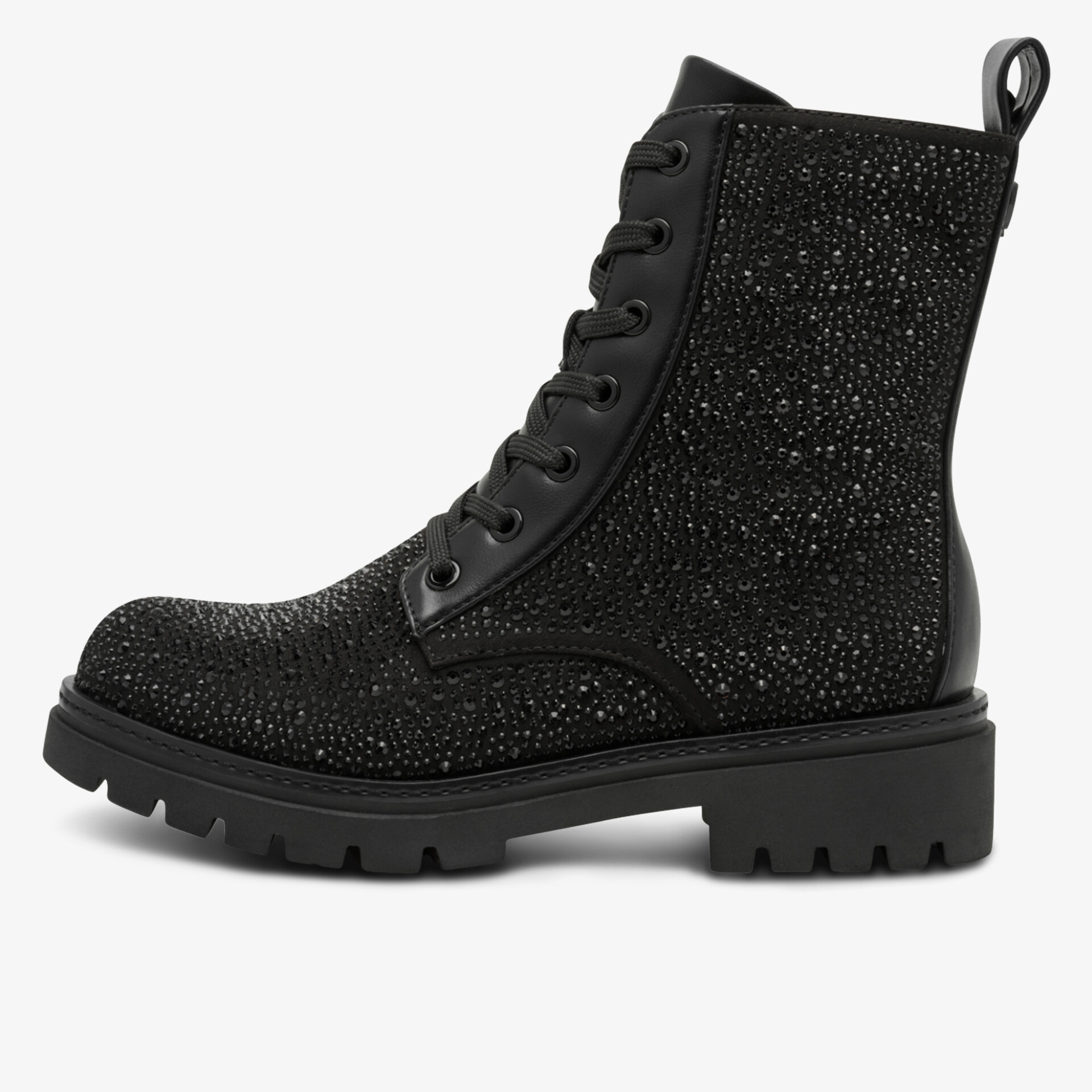 Robuster schwarzer Schnürstiefel mit strukturierter Oberfläche und komfortabler, rutschfester Sohle