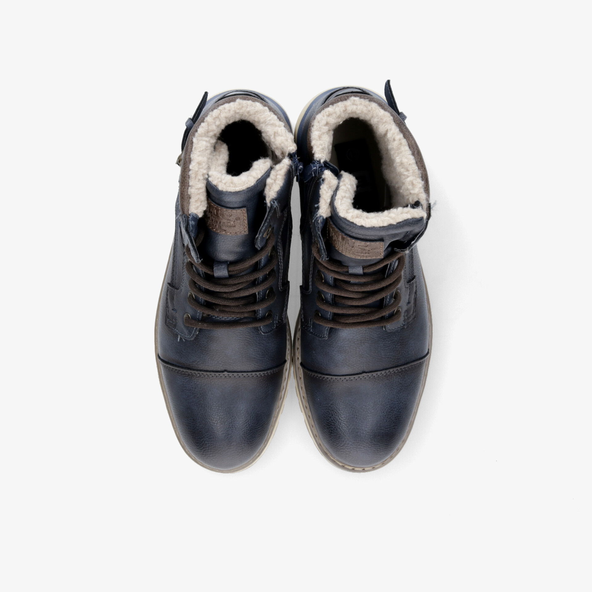 Gefütterte warme Winterstiefel mit robustem Material und rutschfester Sohle, bequem und schnürbar, von oben fotografiert