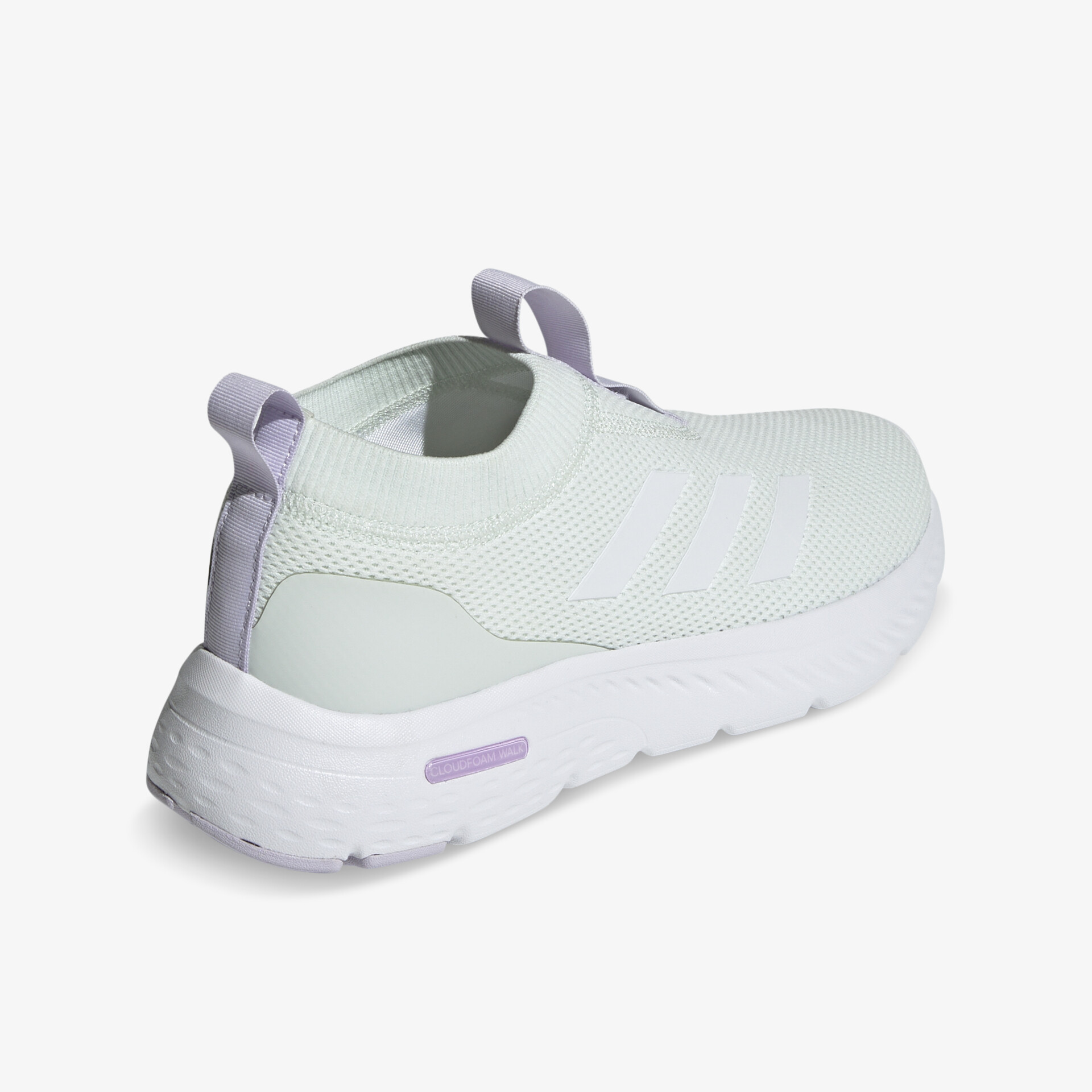 Moderner weißer Sneaker mit atmungsaktivem Material, flexibler Sohle und praktischer Schlaufe, schräg hinten aufgenommen