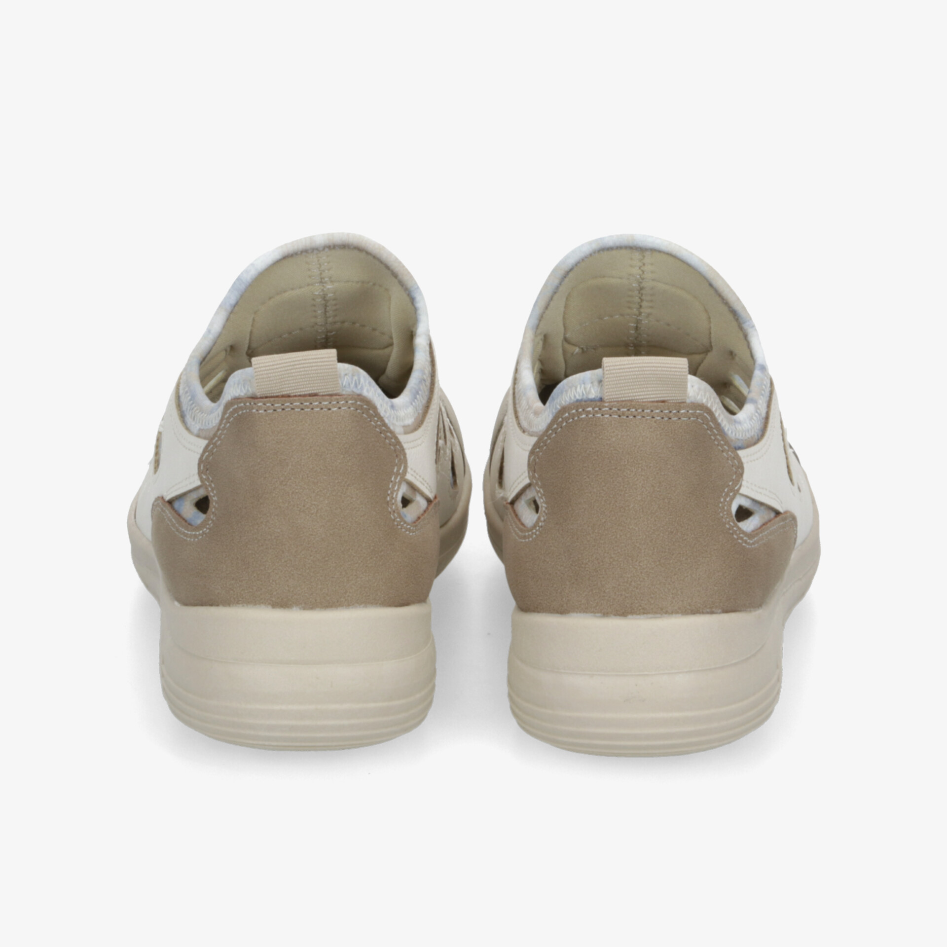 Robuste Schuhe mit gepolstertem Schaft und dicker Sohle, gezeigt von der Rückseite als Paar