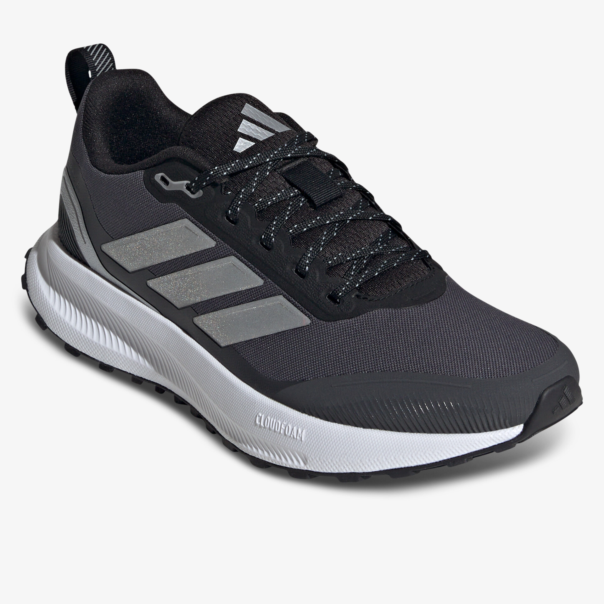 Schwarzer sportlicher Schuh mit atmungsaktivem Obermaterial und rutschfester Sohle für besten Komfort